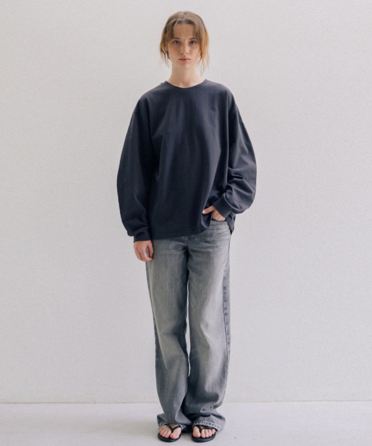 어나우트(UNNOUT) OVERSIZED VOLUME T-SHIRT CHARCOAL