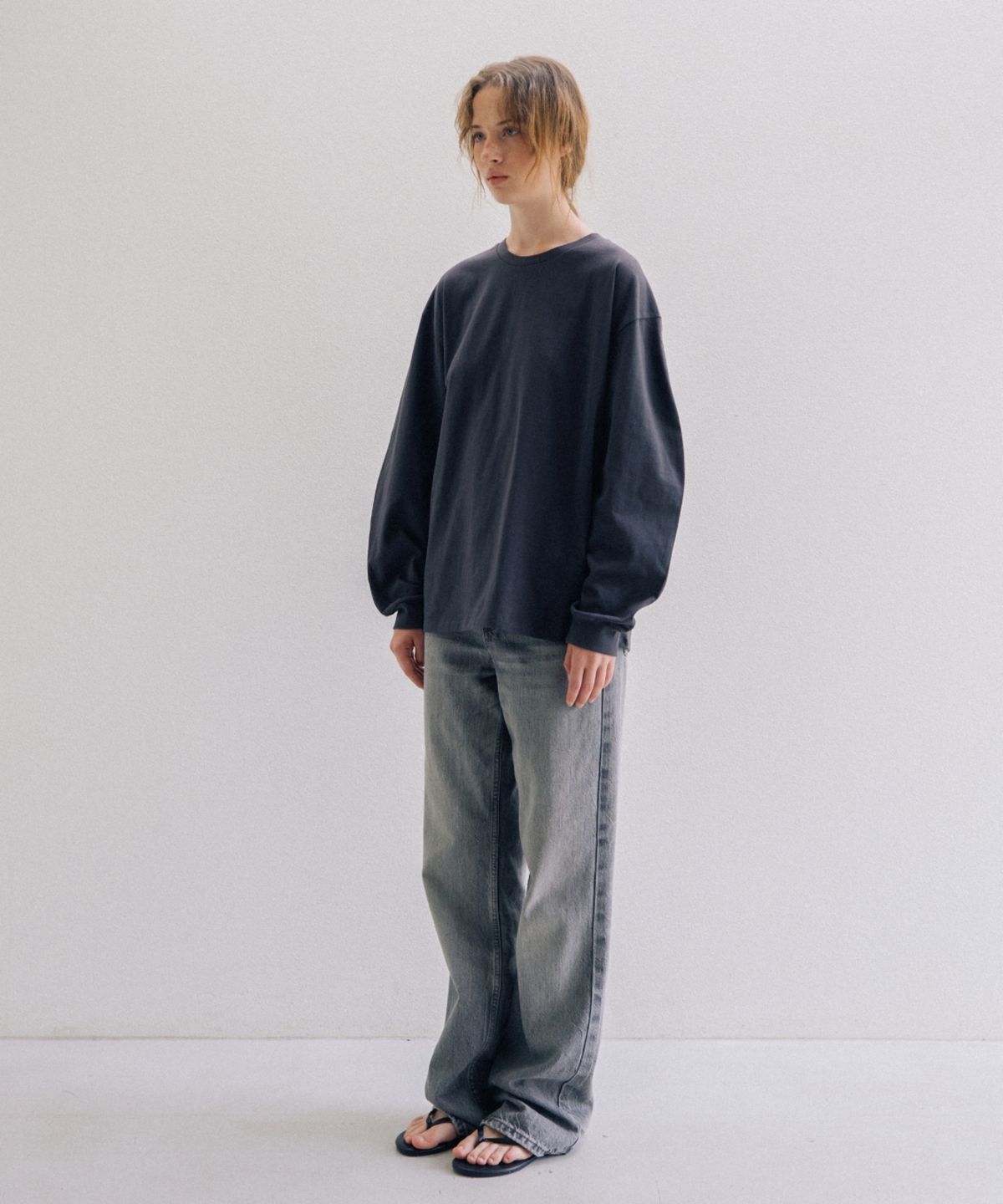 어나우트(UNNOUT) OVERSIZED VOLUME T-SHIRT CHARCOAL