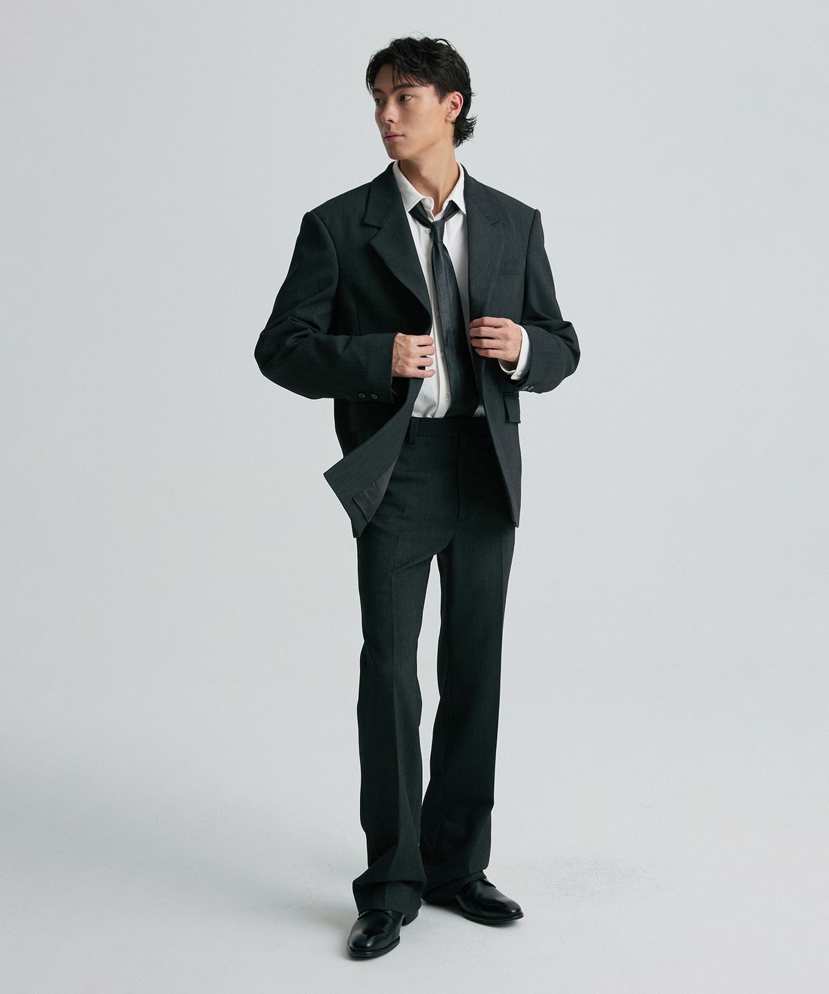 리이 맨(RERHEE MEN) STANDARD TAILORED BLAZER CHARCOAL