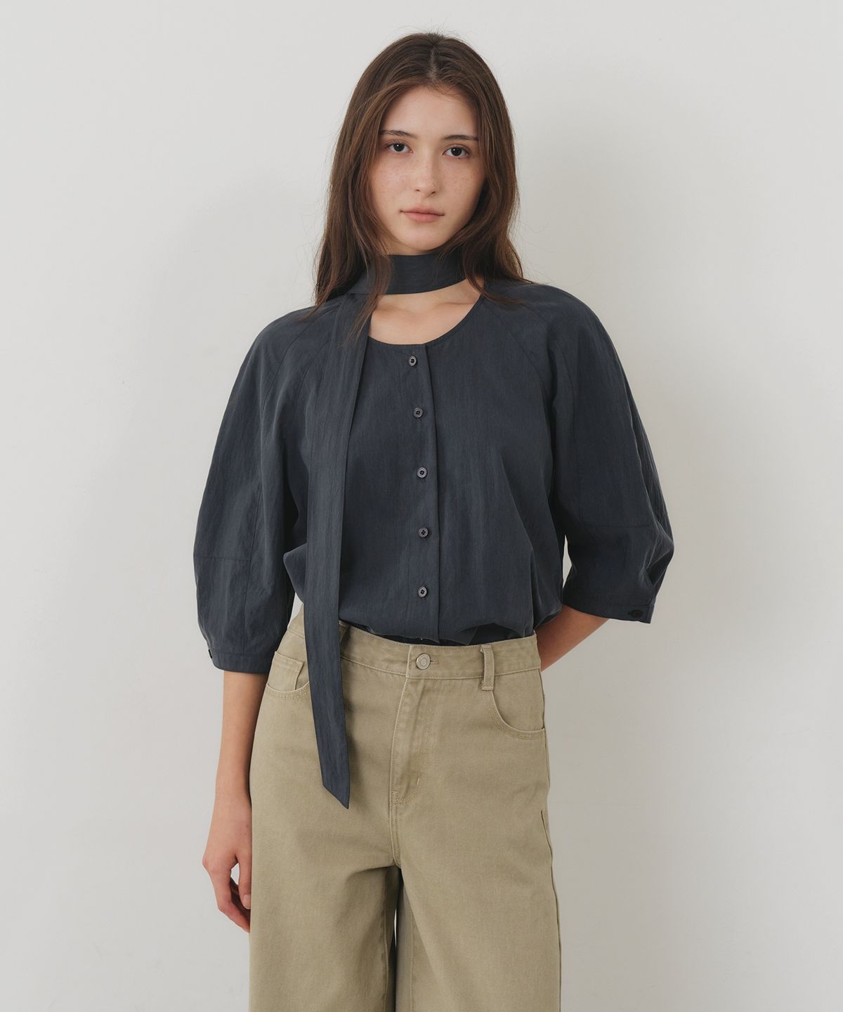 올리브 데 올리브(OLIVE DES OLIVE) 7부소매 벌룬 타이블라우스 OW6AB8020