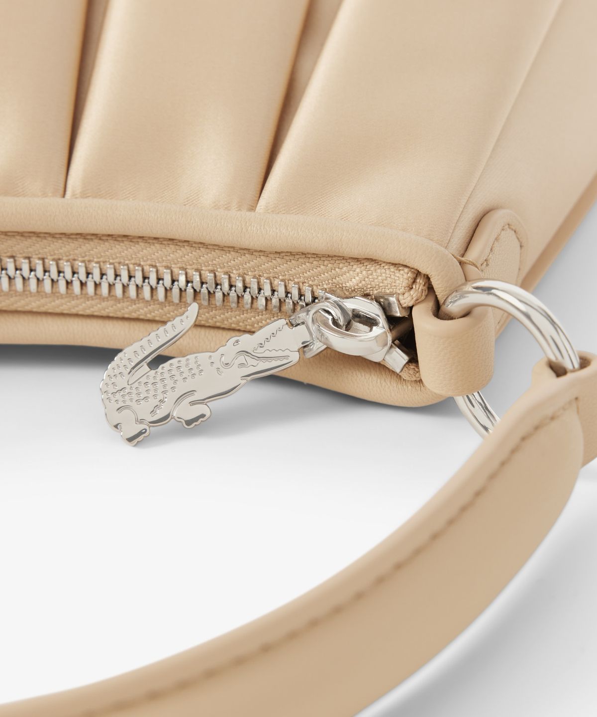 라코스테(LACOSTE) 여성 홀리데이 스몰 렝글렌 크로스바디 NU5471H56N T89
