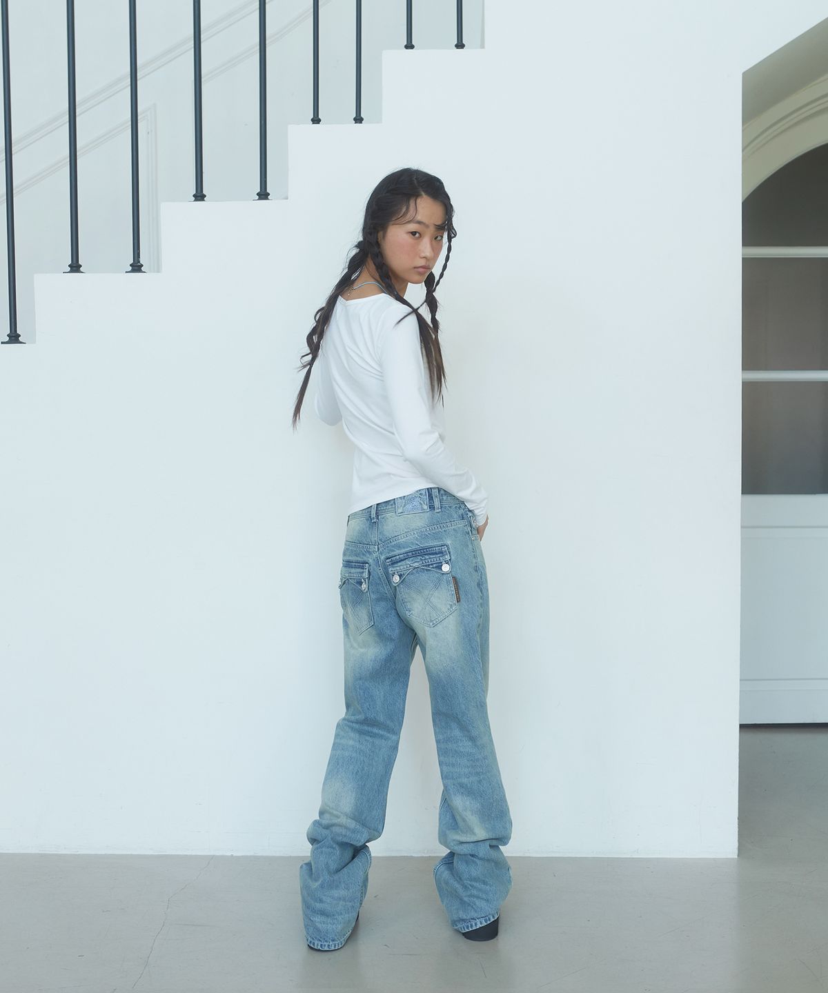 데프가먼츠(DEFGARMENTS) SEMI FLARE DENIM PANTS [LIGHT BLUE]