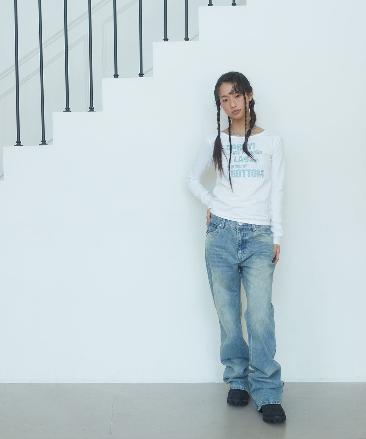 데프가먼츠(DEFGARMENTS) SEMI FLARE DENIM PANTS [LIGHT BLUE]
