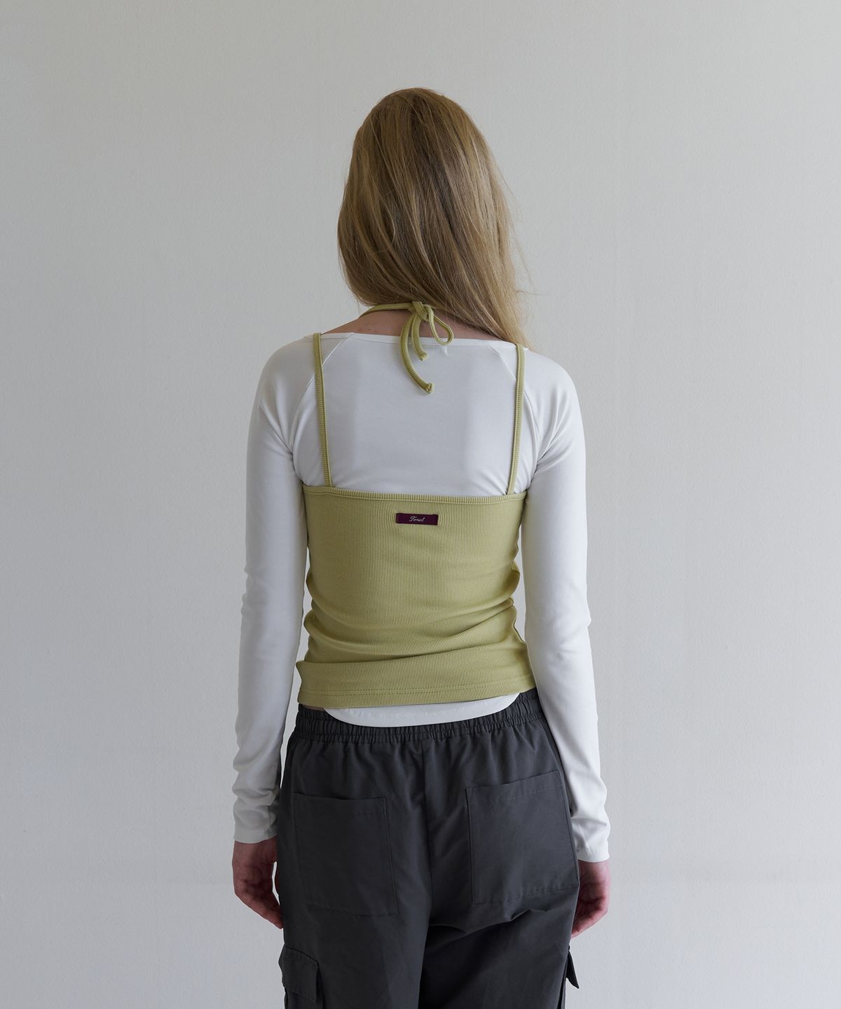 톤드(TONED) Halter neck sleeveless top (olive green)