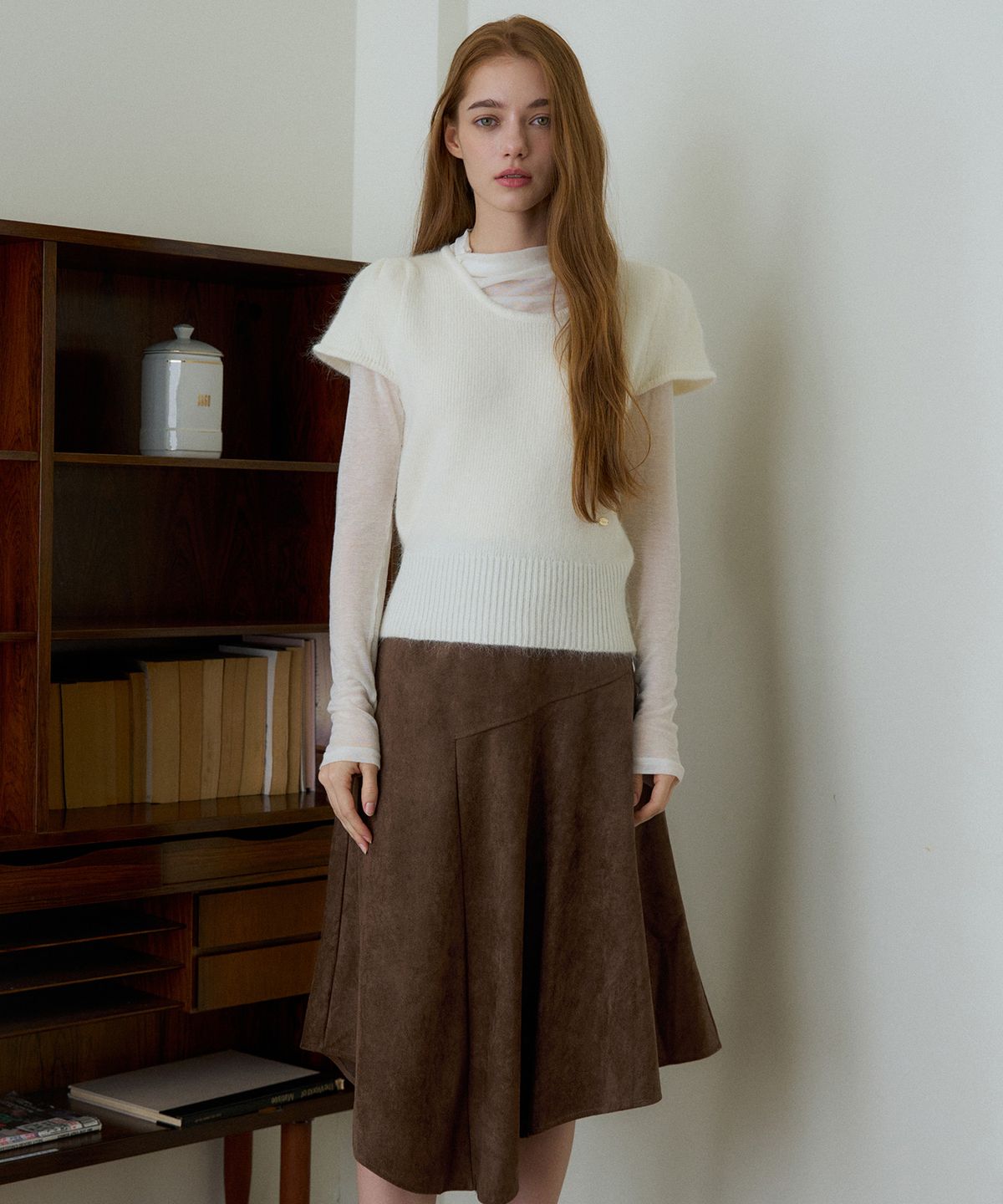 헤인트(HAINT) DAREV SUEDE TOUCH ASYMMETRIC FLARE SKIRT 2COL_BROWN