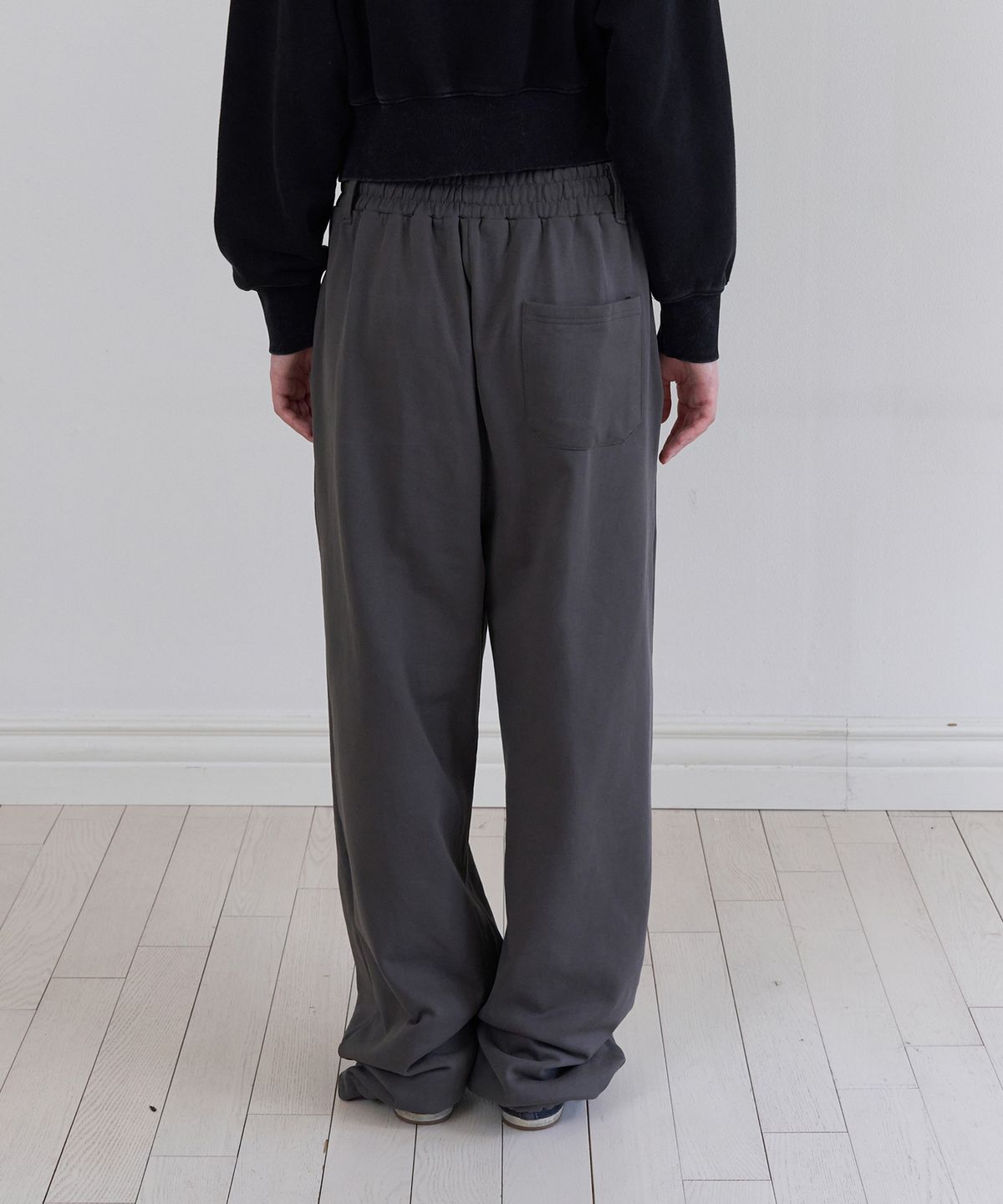 톤드(TONED) Stay toned relaxed sweatpants (chacoal)