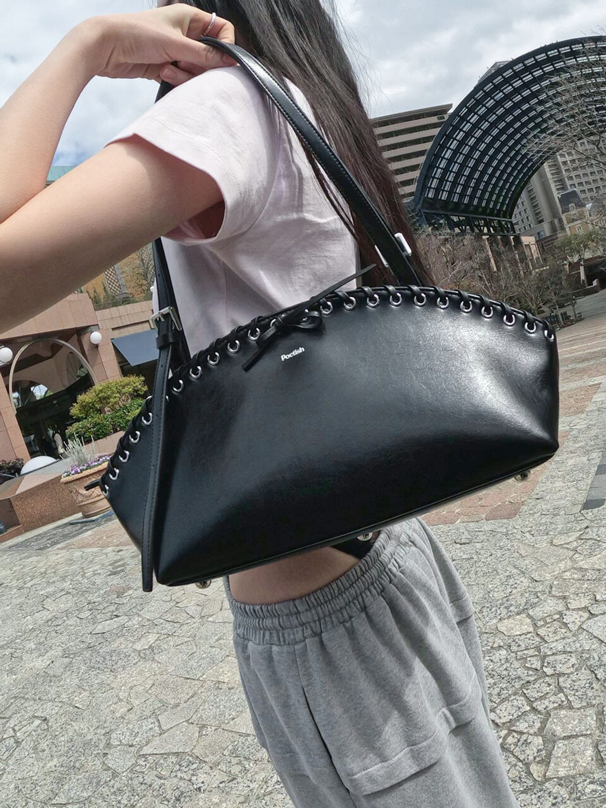 포에티시(POETISH) LACE-UP POINTEDSHOULDER BAG AX6SG110_10