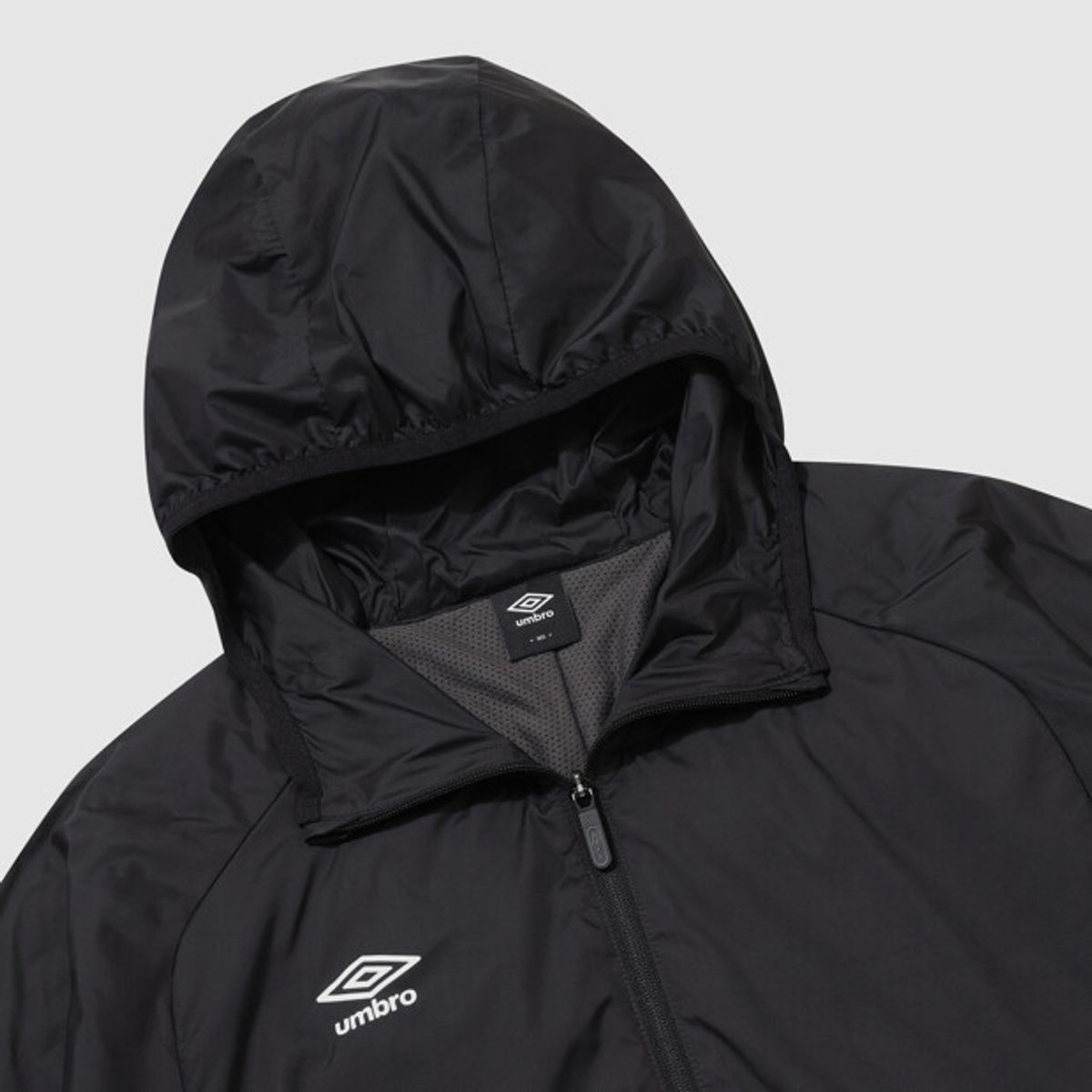 엄브로(UMBRO) 에어리움 경량 플리스 하이브리드 자켓 블랙 UR321SJK93