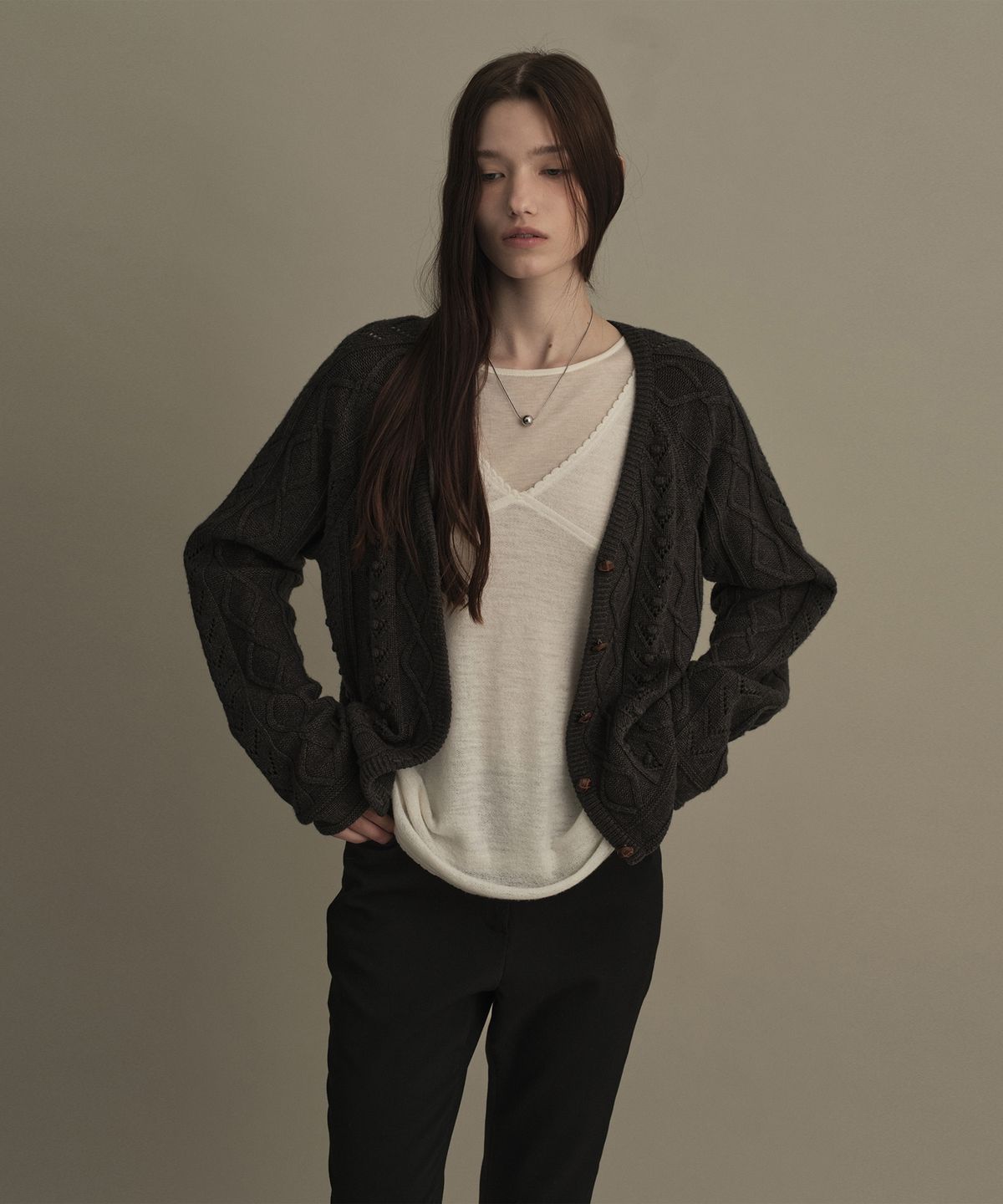 모우트(MOAT) V넥 스카시 가디건 (더스트 그레이)