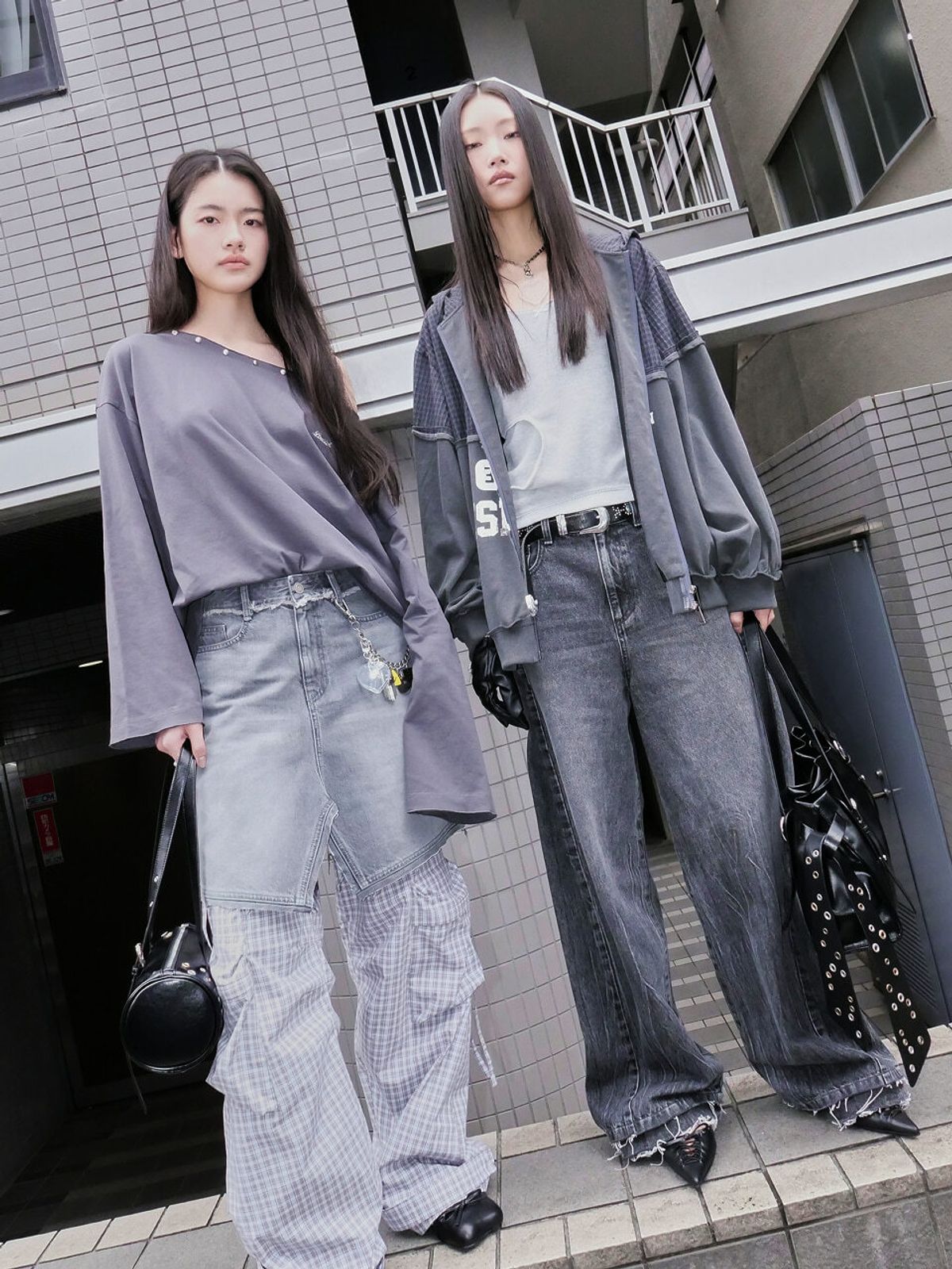 포에티시(POETISH) HI-LOW RAW CUT BRUSHED DENIM SKIRT AJ6SS214_11