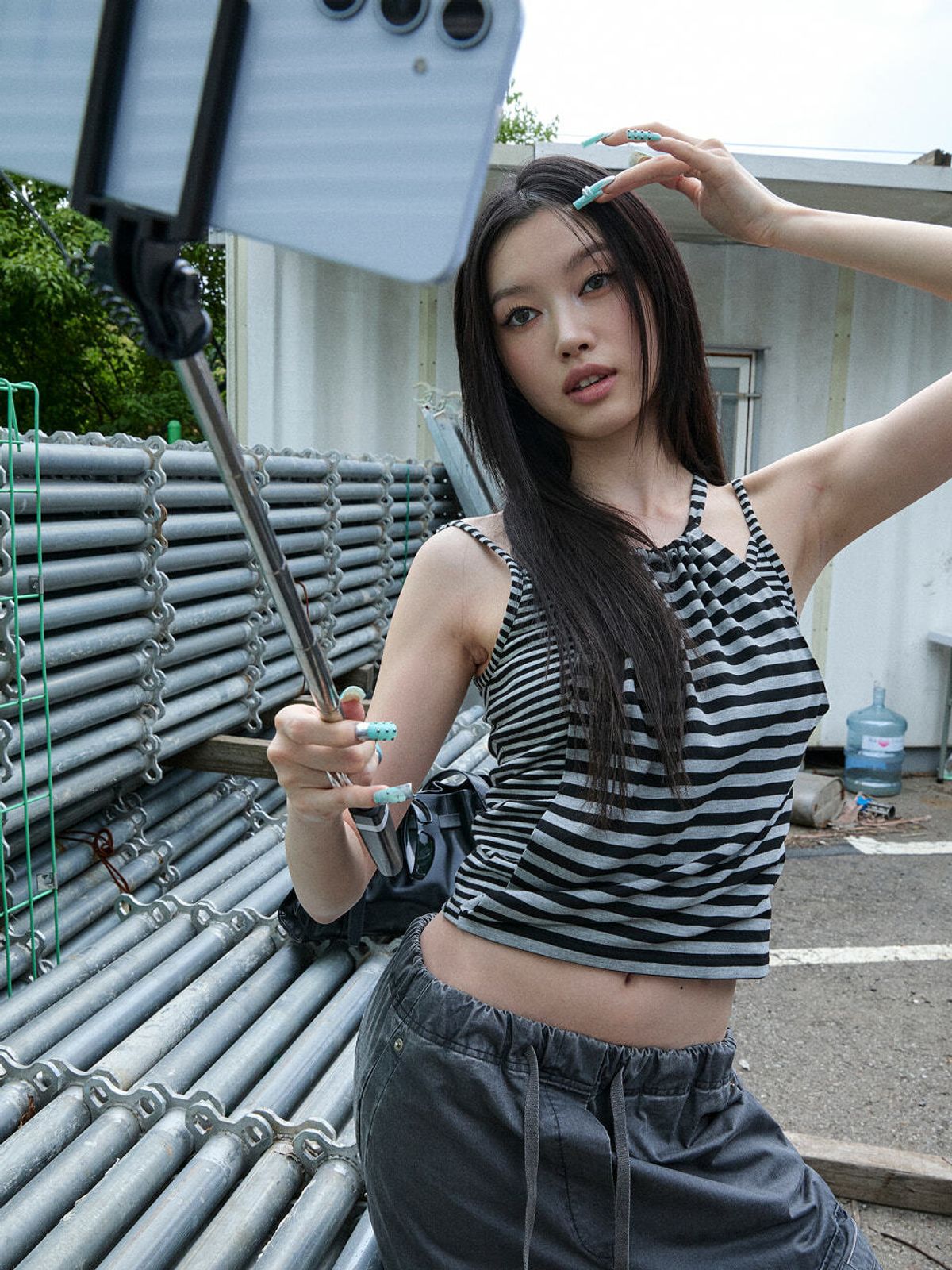 포에티시(POETISH) ASYMMETRIC STRIPE HALTER TOP AW6ME512_1F