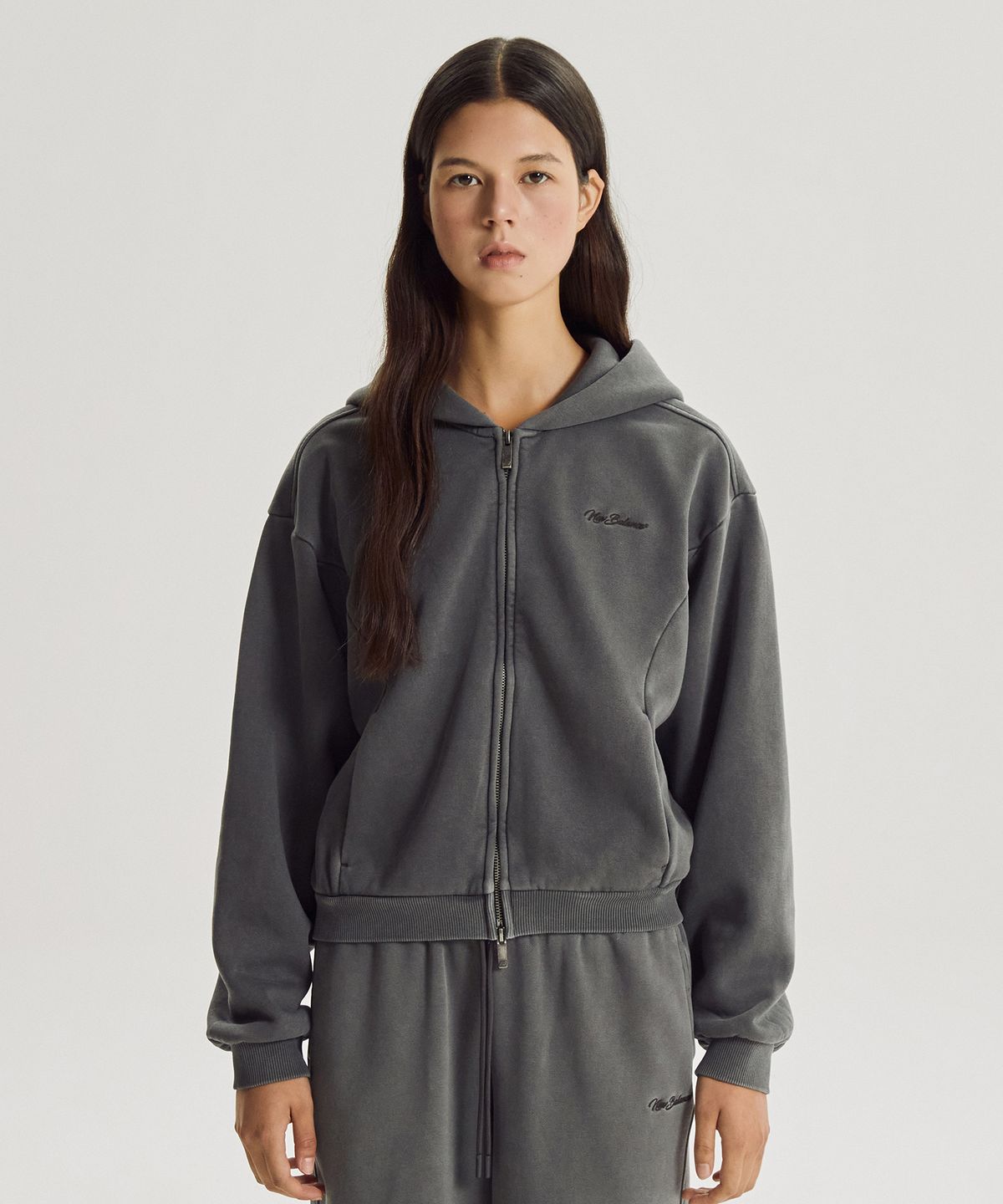 뉴발란스(NEW BALANCE) NBMDG4W052 / WOMEN 에센셜 기모 다잉 후드집업 (D/CHARCOAL)