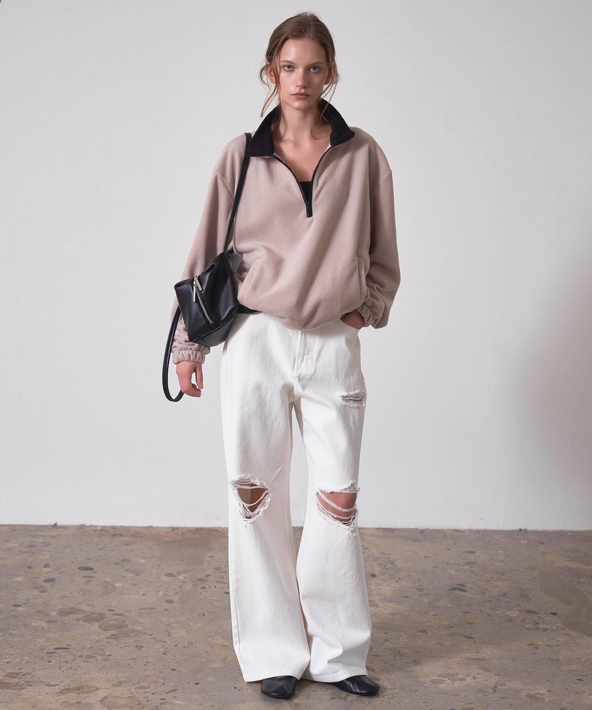 신앤리(SSIN AND LEE) Snooze Half-Zip Fleece Beige