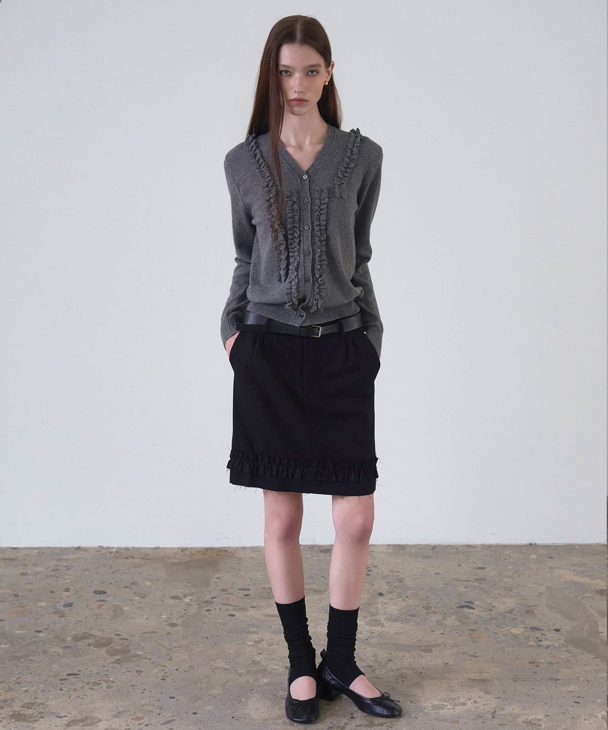 신앤리(SSIN AND LEE) Milan Frill Pencil Skirt Black