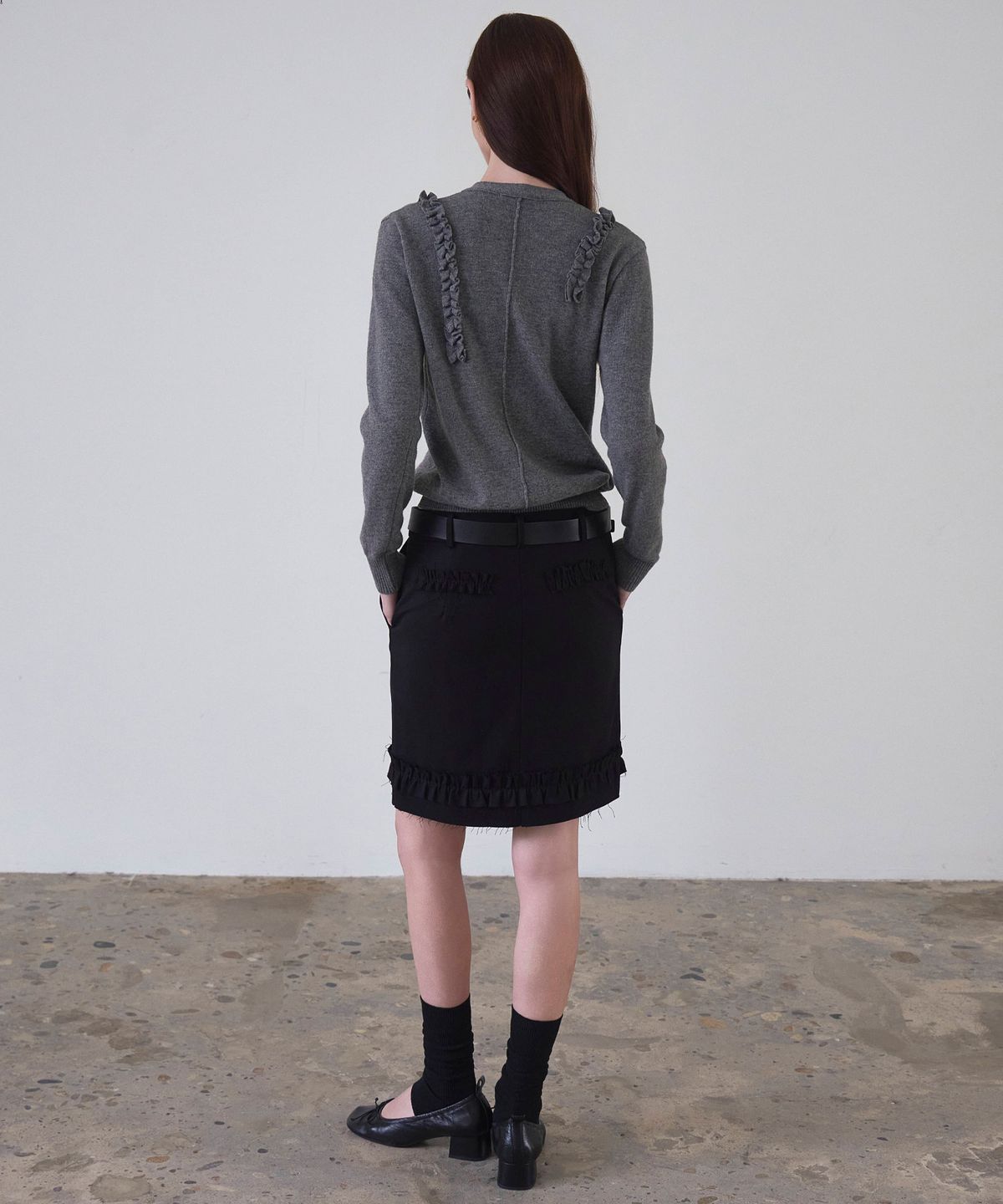 신앤리(SSIN AND LEE) Milan Frill Pencil Skirt Black