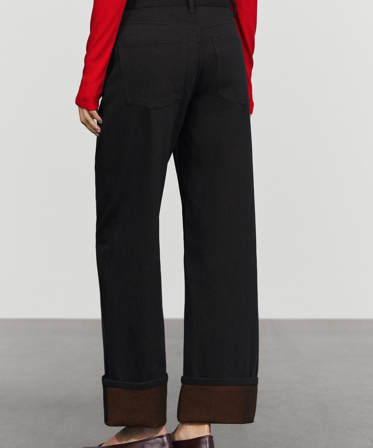 마시모두띠(MASSIMO DUTTI) 와이드 레그 미드라이즈 턴업 디테일 진