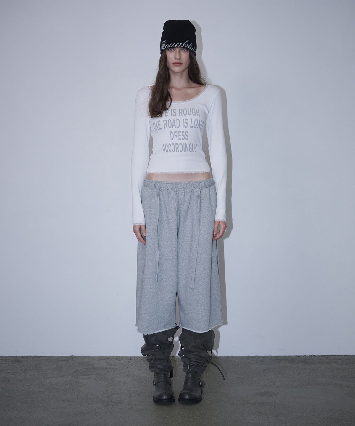 로타입(ROUGHTYPE) Scallop Lace Off-shoulder Long Sleeve - White