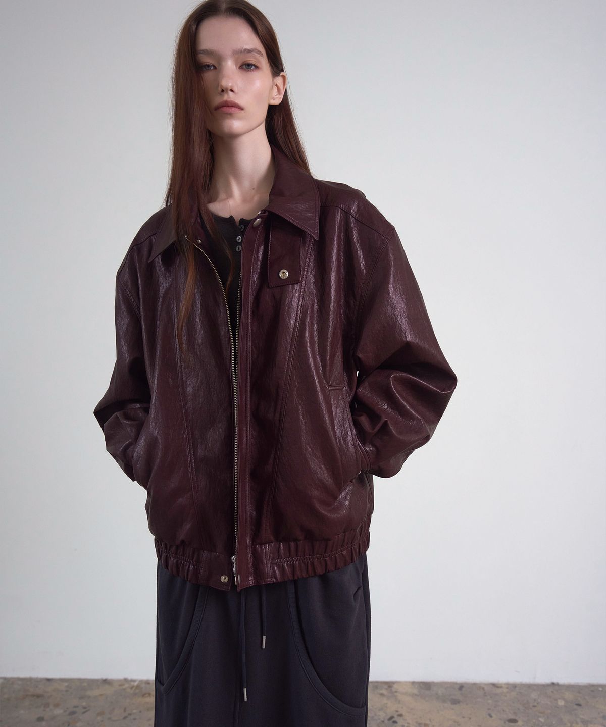 신앤리(SSIN AND LEE) Backstage High-Neck Leather Jacket Burgundy