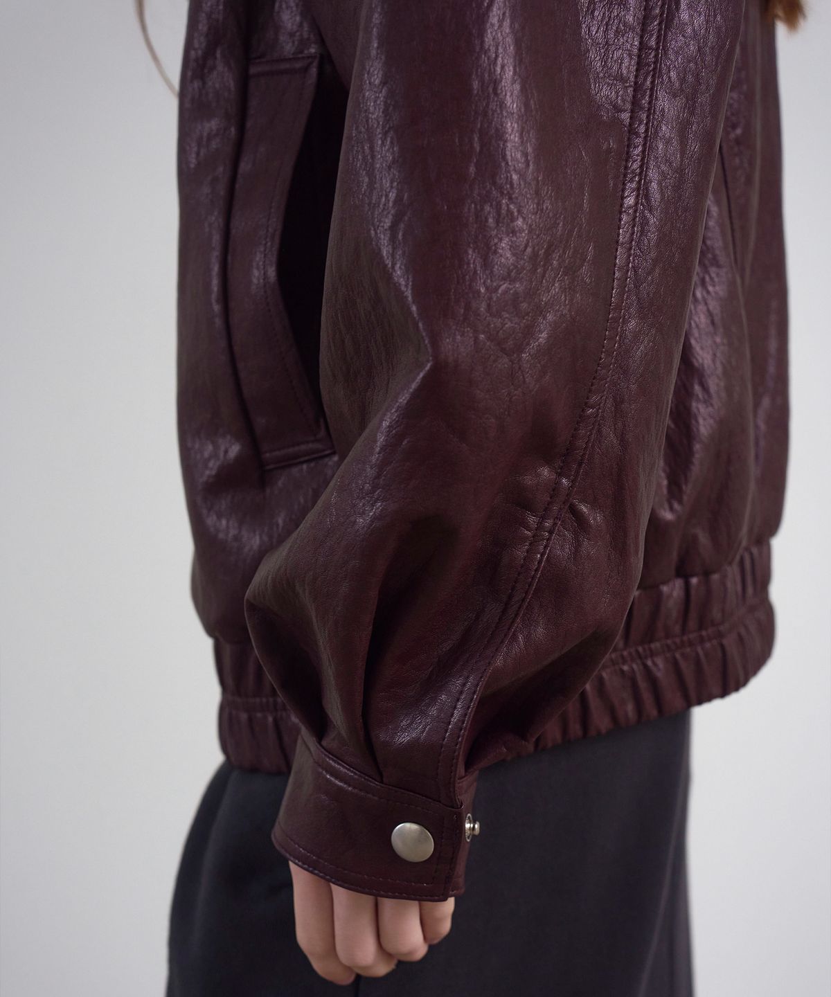 신앤리(SSIN AND LEE) Backstage High-Neck Leather Jacket Burgundy