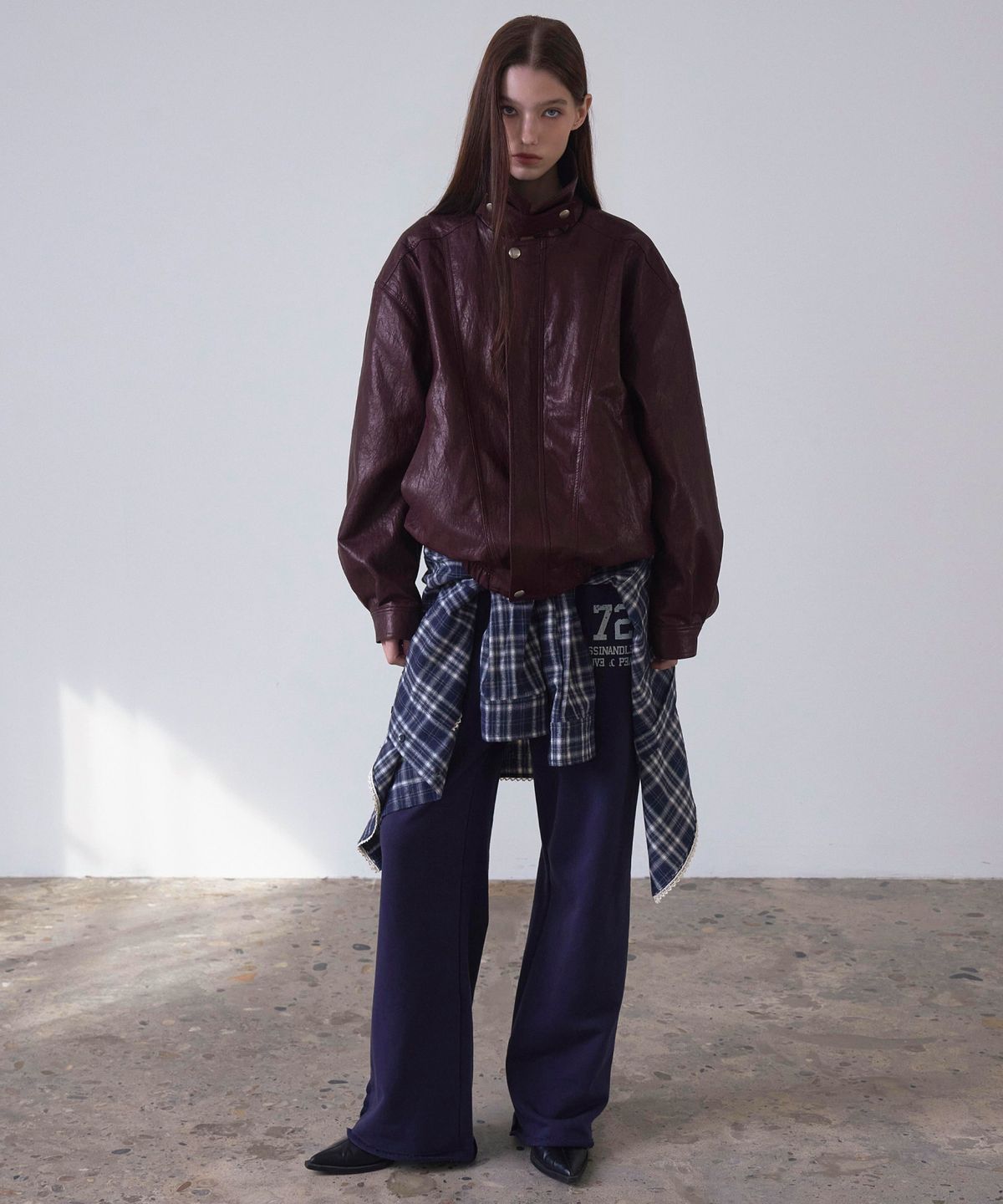 신앤리(SSIN AND LEE) Backstage High-Neck Leather Jacket Burgundy