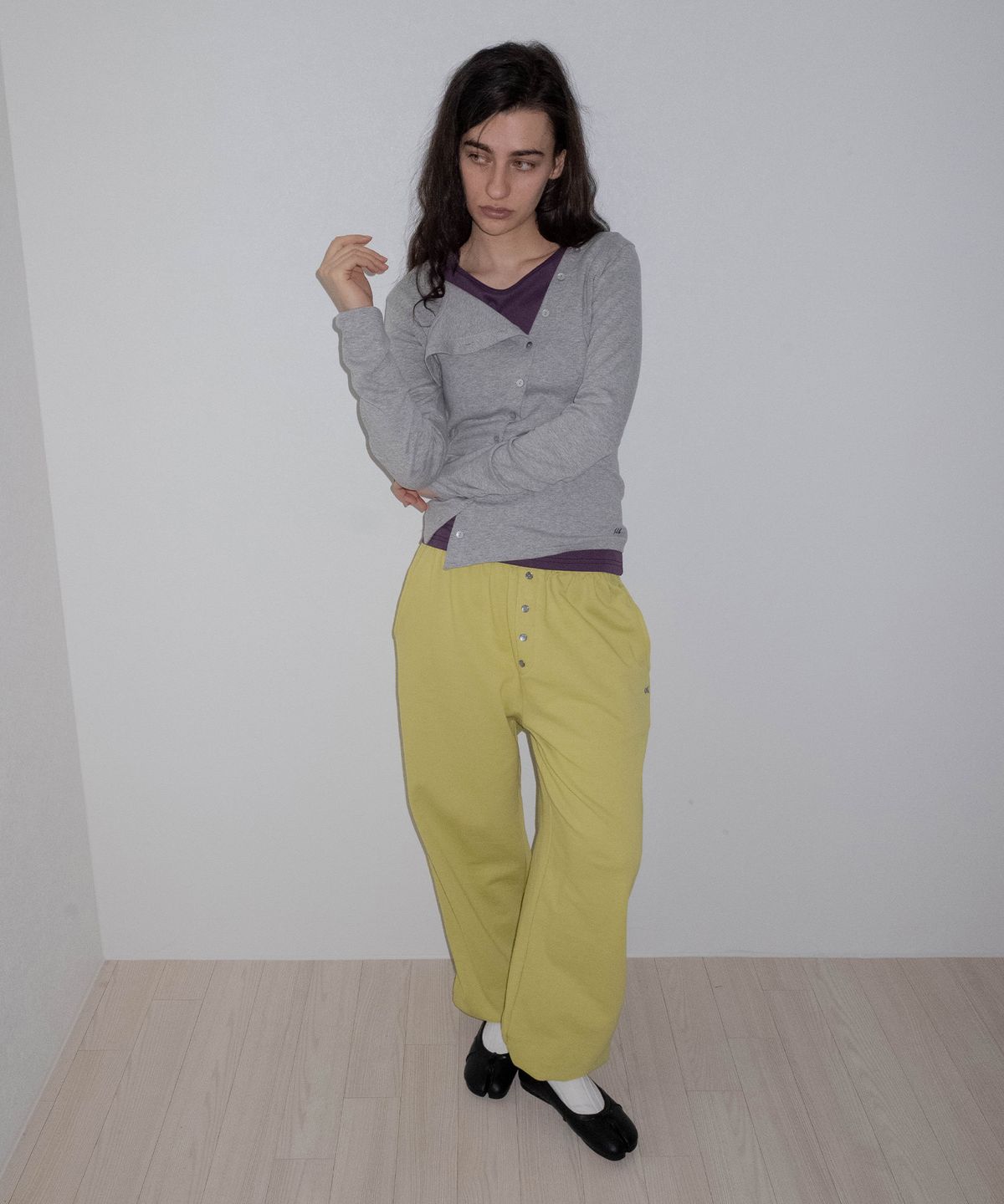 칙스(CHICKS) 데일리 버튼 벌룬 스웻 조거 팬츠 올리브