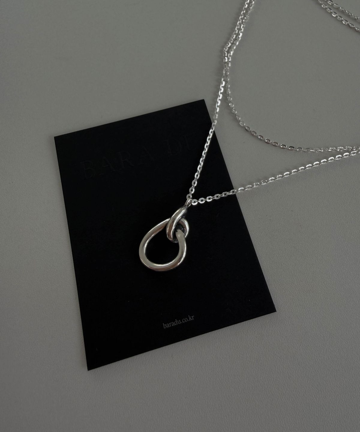 바라두(BARADU) 925 Orbit loop necklace