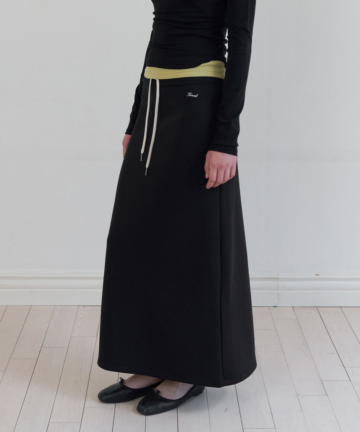 톤드(TONED) Drawstring jersey long skirt (black)