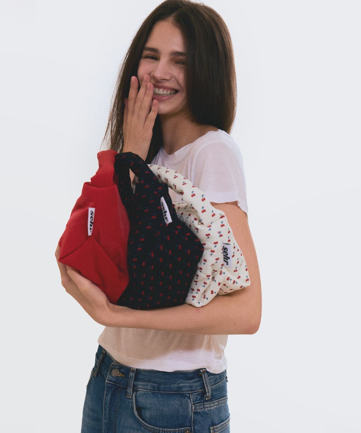 세르(SEHR) Cherry Pouch Bag (Black)