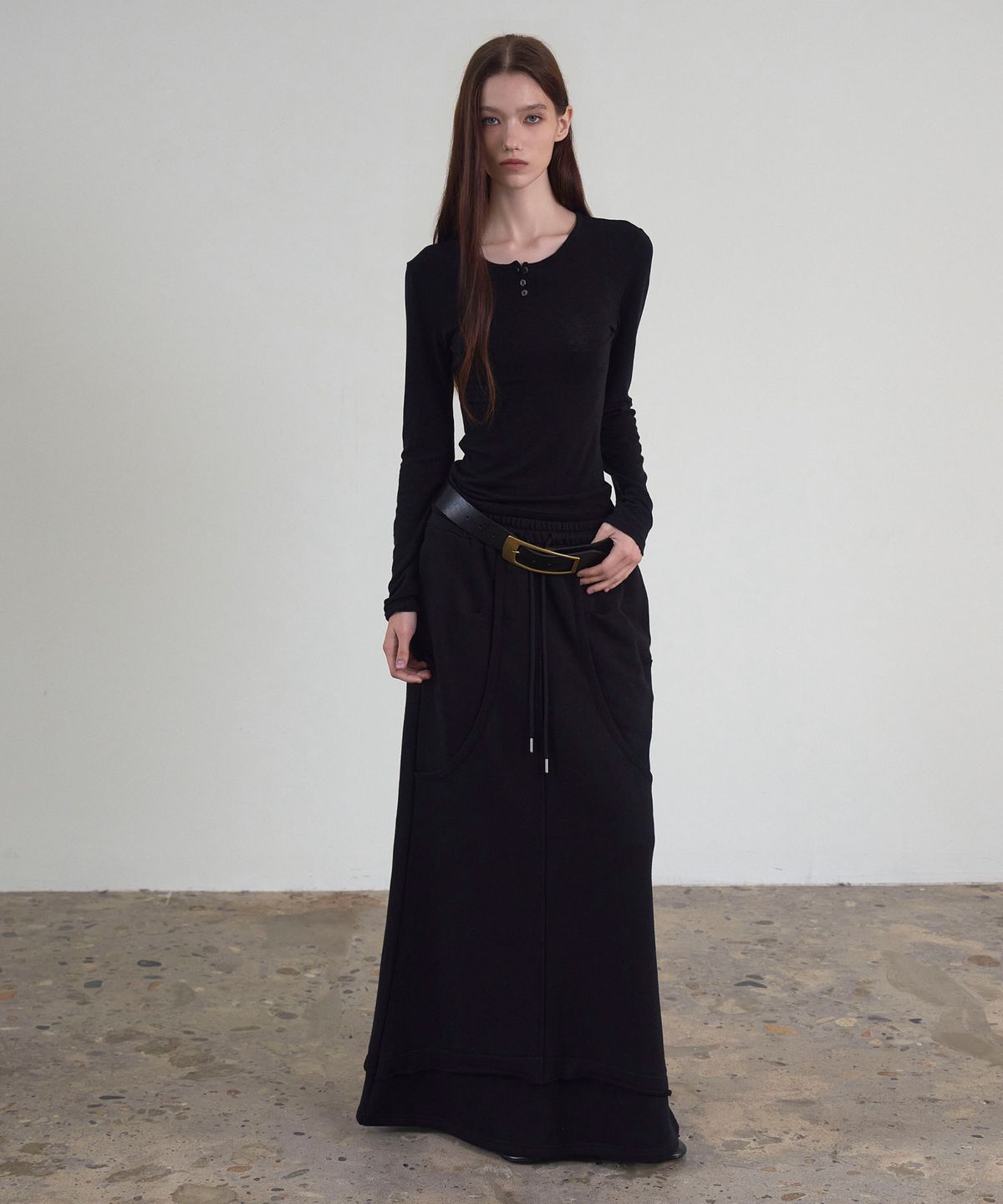 신앤리(SSIN AND LEE) Off-Duty Maxi Sweat Skirt Black