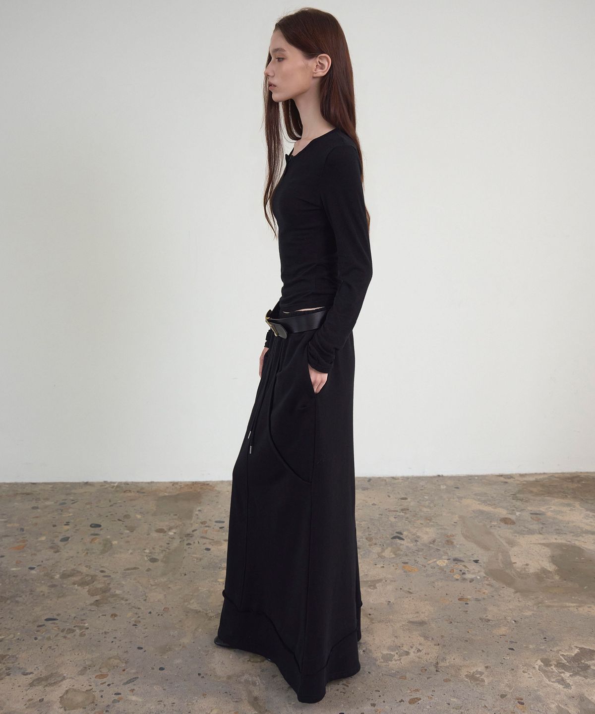신앤리(SSIN AND LEE) Off-Duty Maxi Sweat Skirt Black