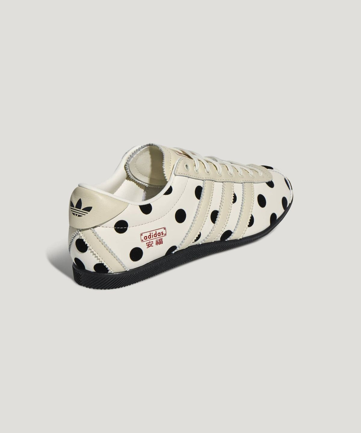 아디다스(ADIDAS) 안푸 - 화이트:블랙:레드 / LA1363