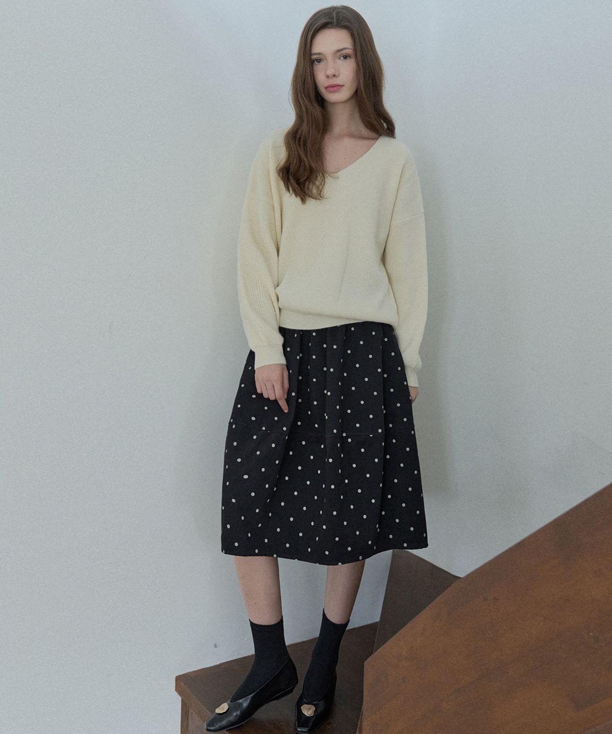 아방(AVANT-G) V-neck Oversized Knit Pullover - CREAM