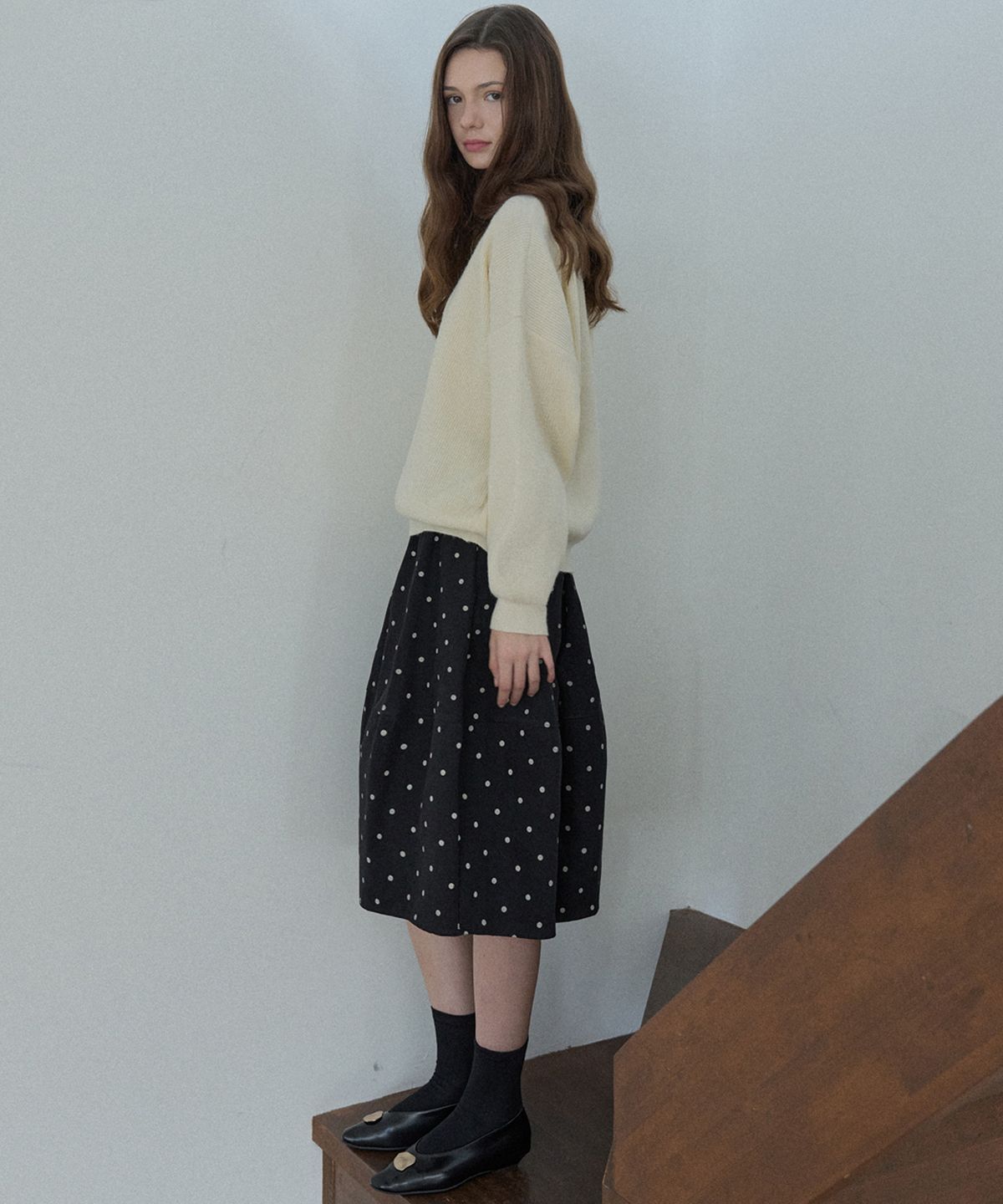 아방(AVANT-G) V-neck Oversized Knit Pullover - CREAM