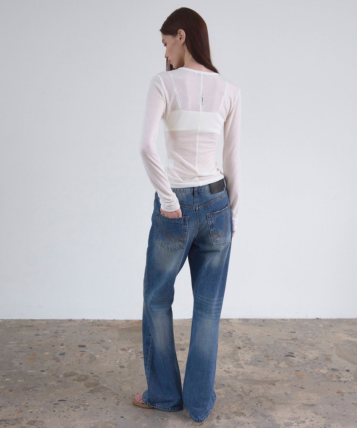 신앤리(SSIN AND LEE) Bare Henley Neck T-shirt White