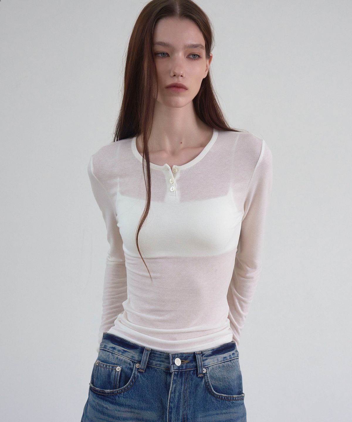 신앤리(SSIN AND LEE) Bare Henley Neck T-shirt White
