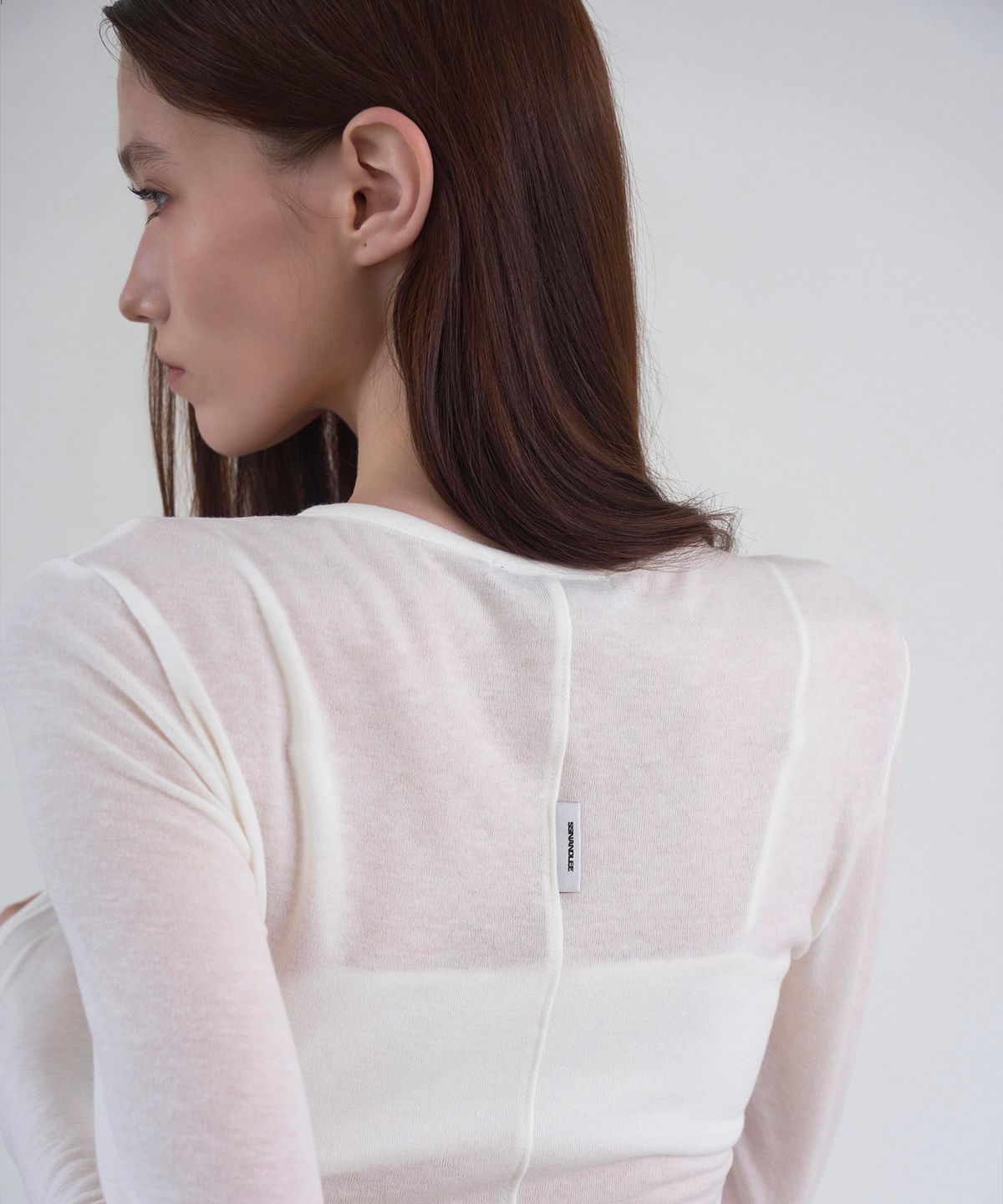 신앤리(SSIN AND LEE) Bare Henley Neck T-shirt White