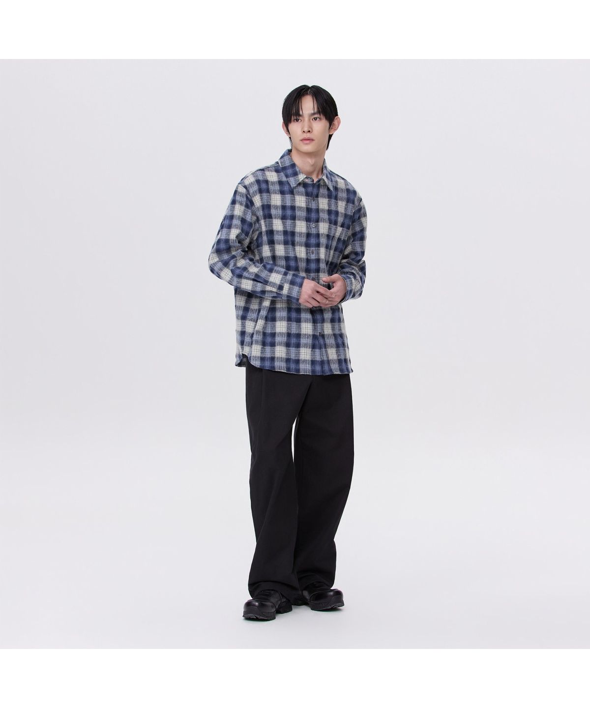 커스텀멜로우(CUSTOMELLOW) 블루 루즈핏 헤어리 체크 셔츠 CWSAA26624BUX