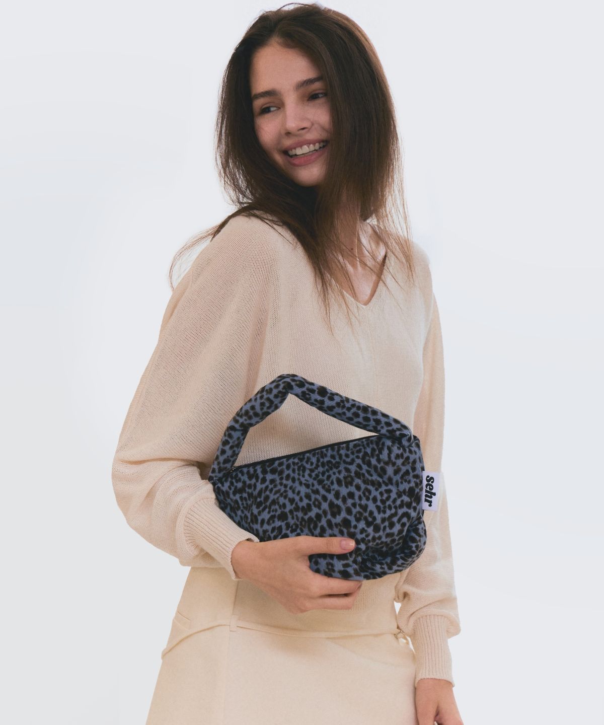 세르(SEHR) Leopard Corduroy Pouch Bag (Blue)