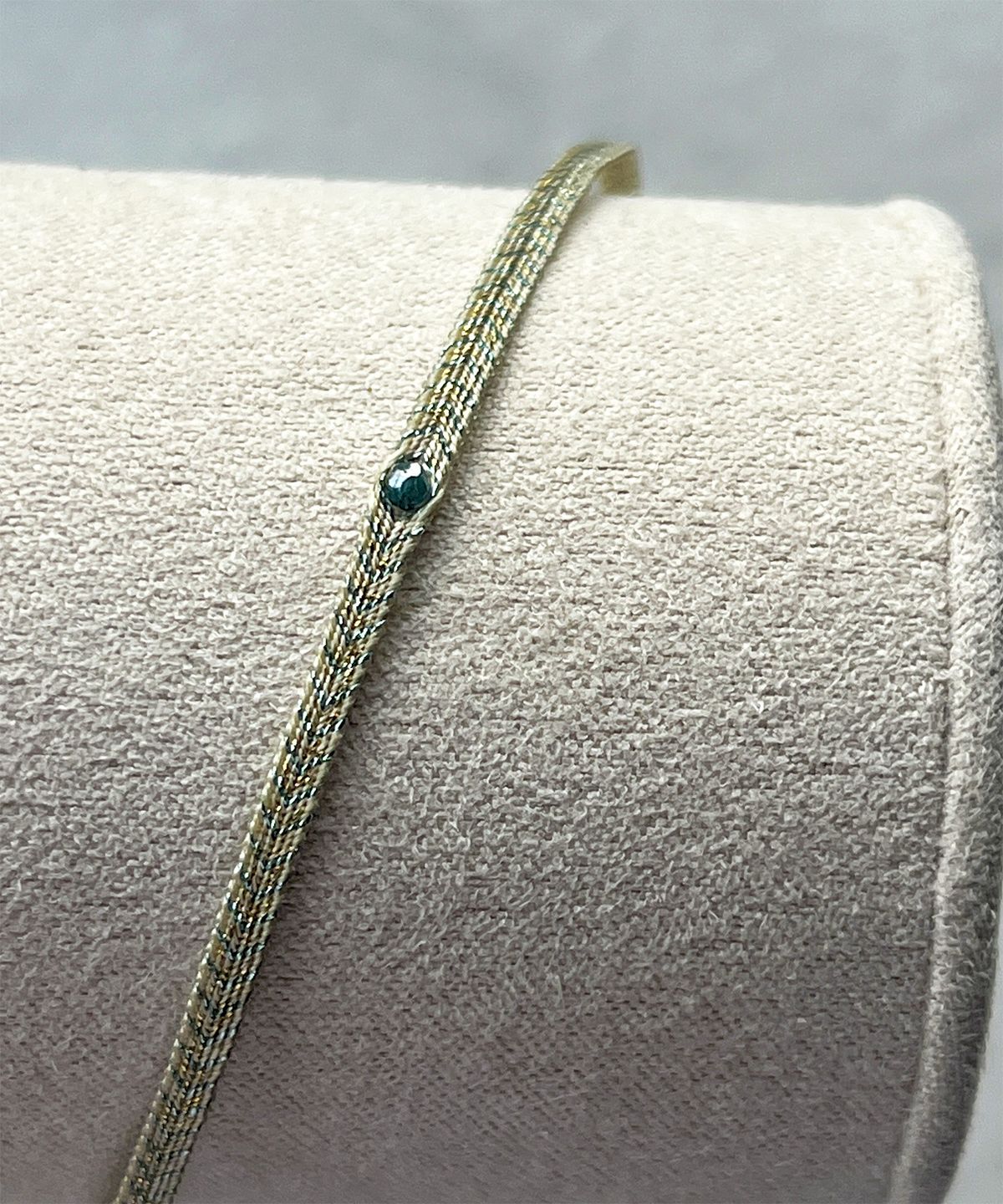 림바(RIMBA) [Leju] Handwoven Diamond Bracelet in Green Tone