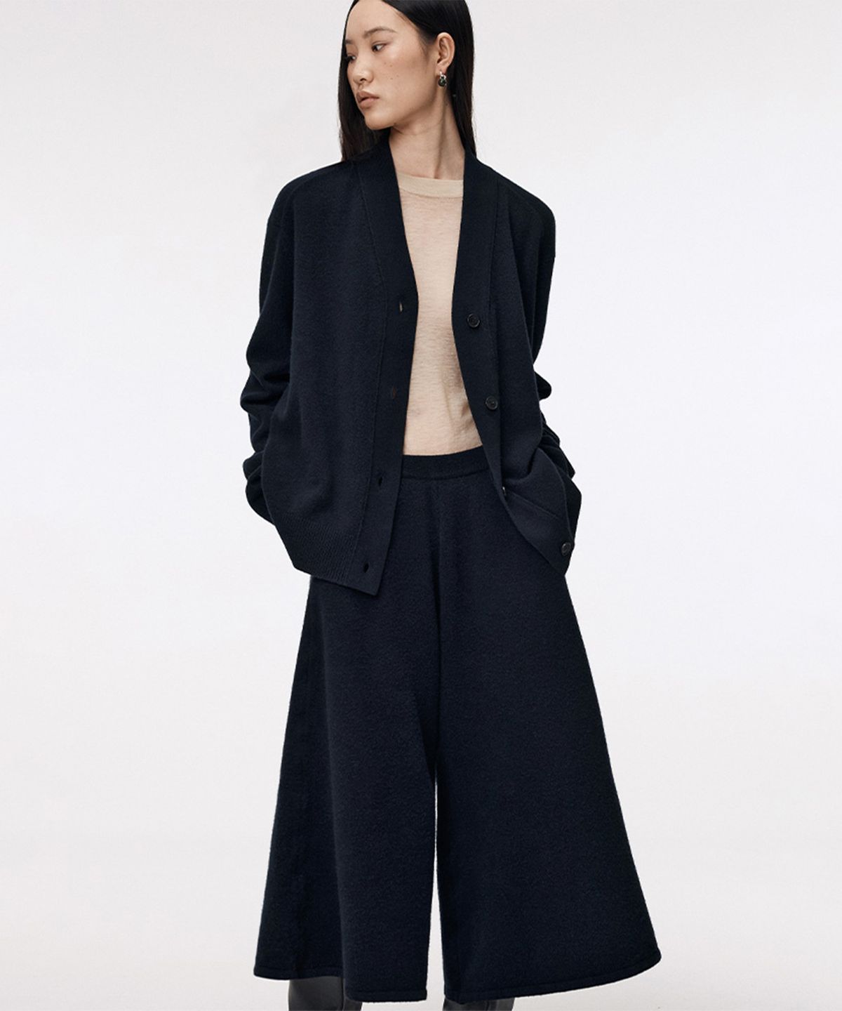 우마뭉(UMARMUNG) Wool cashmere flared pants_Deep sea