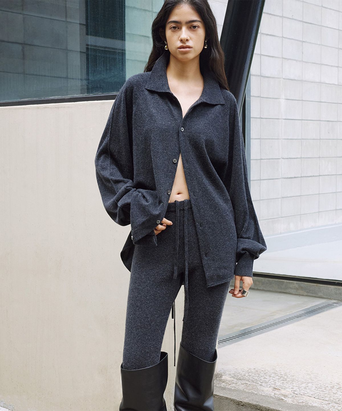 우마뭉(UMARMUNG) Wool cashmere button hem leggings_Graphite