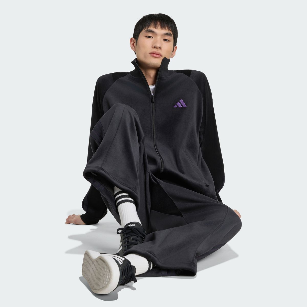 아디다스(ADIDAS) 스타디움 루즈 핏 벨루어 트랙 탑 KV5925