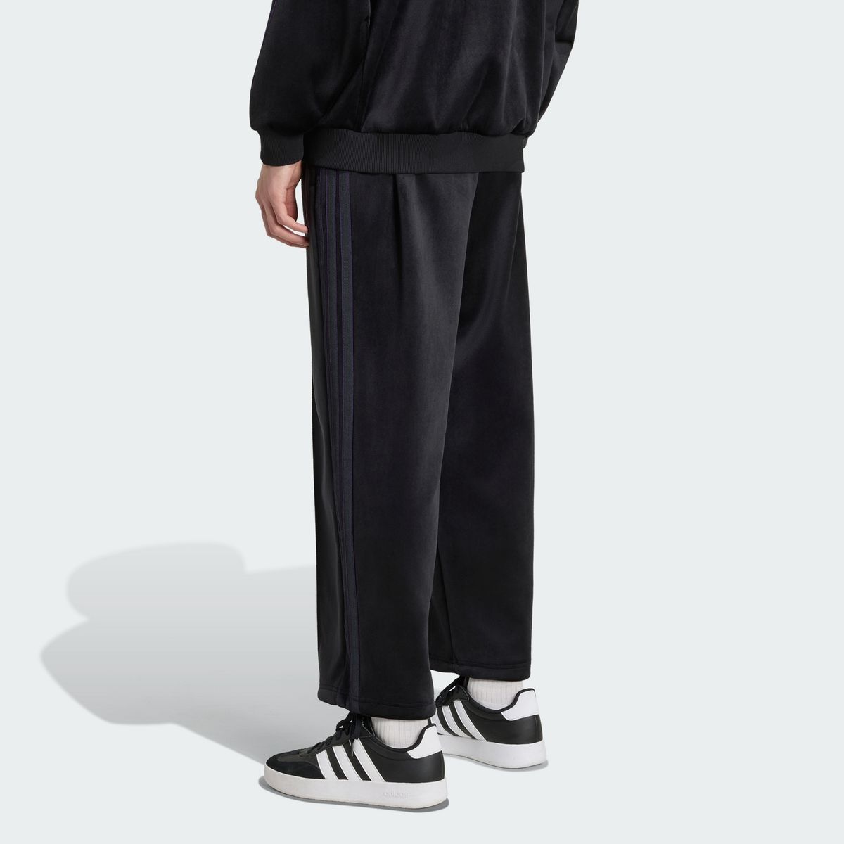 아디다스(ADIDAS) 스타디움 루즈 핏 벨루어 풀렝스 오픈 헴 트랙 팬츠 KV5901
