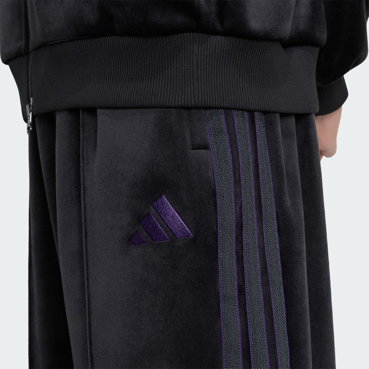 아디다스(ADIDAS) 스타디움 루즈 핏 벨루어 풀렝스 오픈 헴 트랙 팬츠 KV5901
