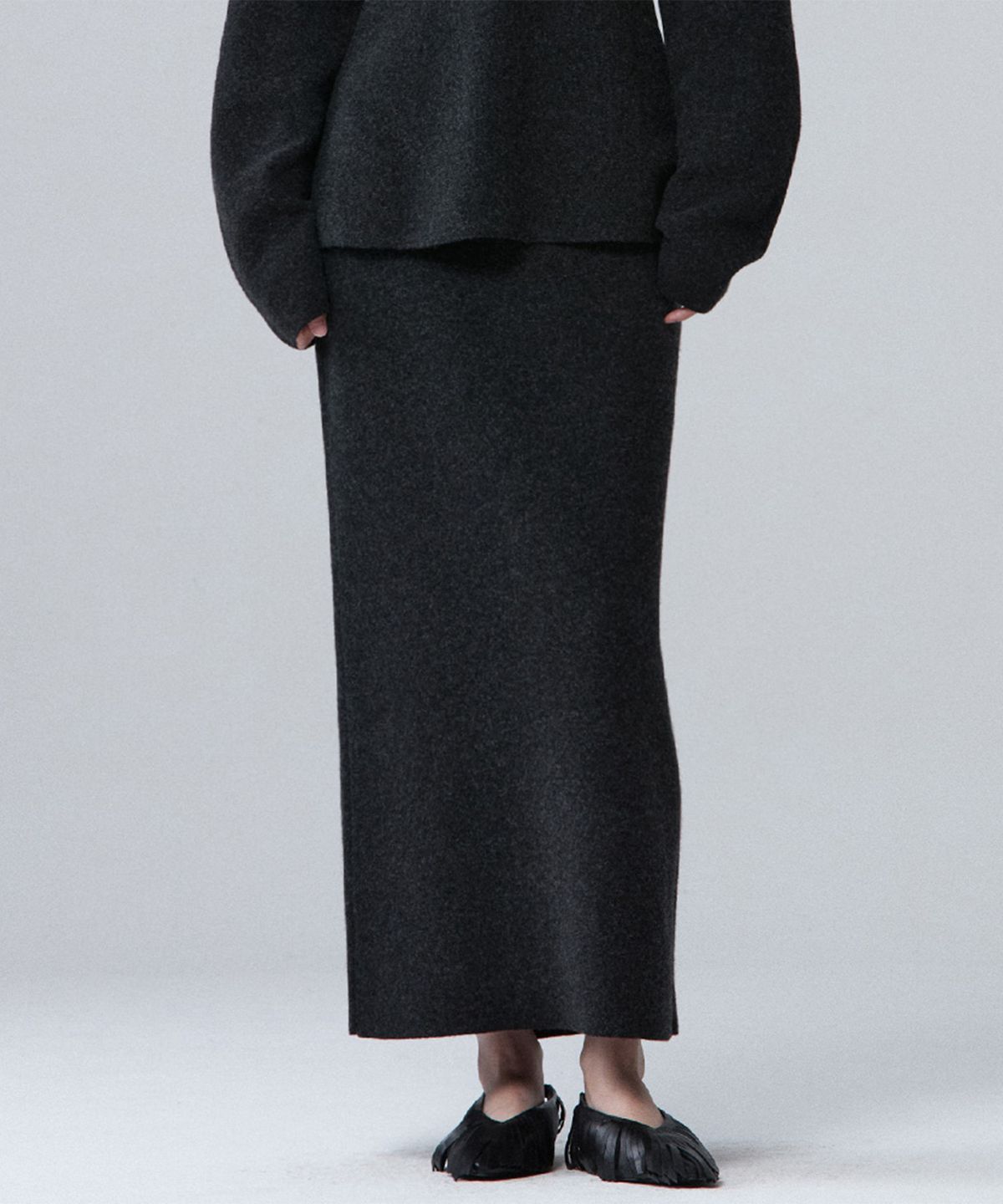 우마뭉(UMARMUNG) Wool cashmere double faced maxi skirt_Graphite