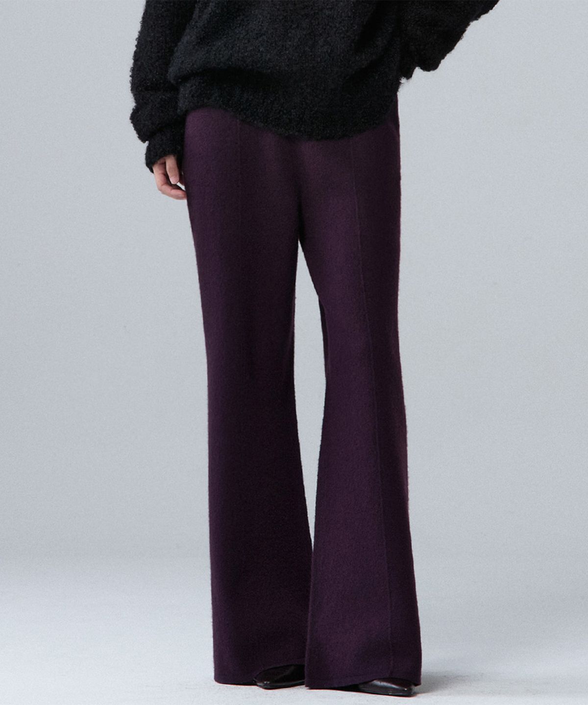우마뭉(UMARMUNG) Pure merino boiled wool semi bell bottom pant_Black berry