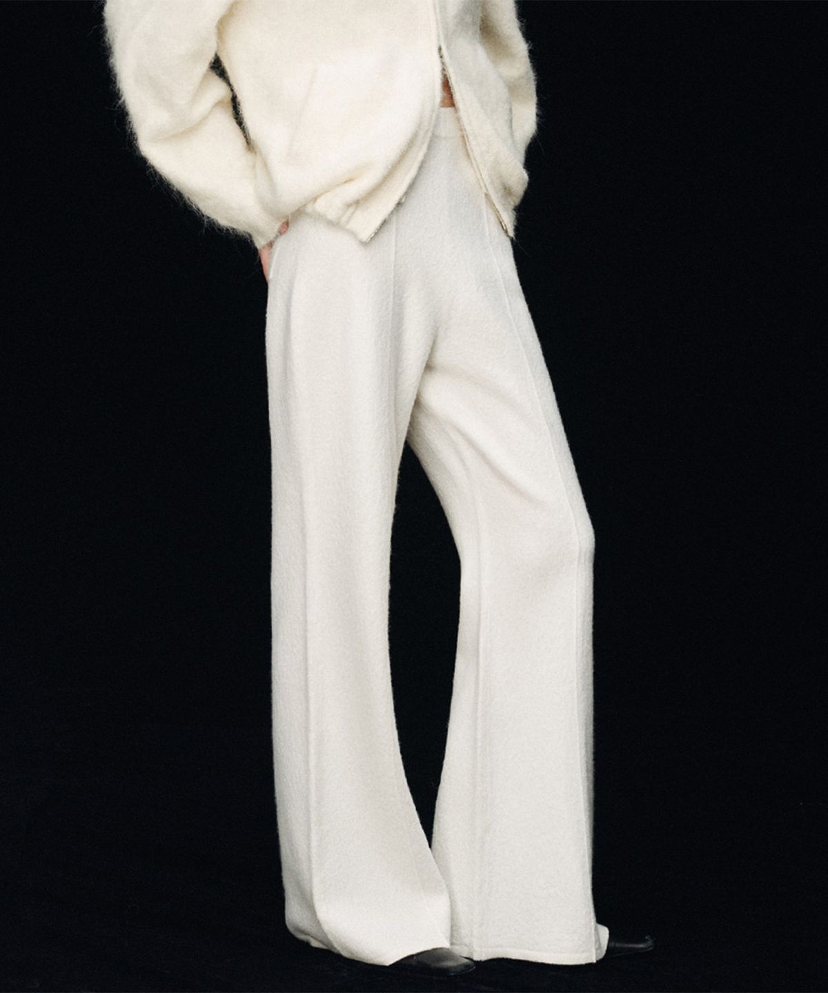 우마뭉(UMARMUNG) Pure merino boiled wool semi bell bottom pant_Ivory