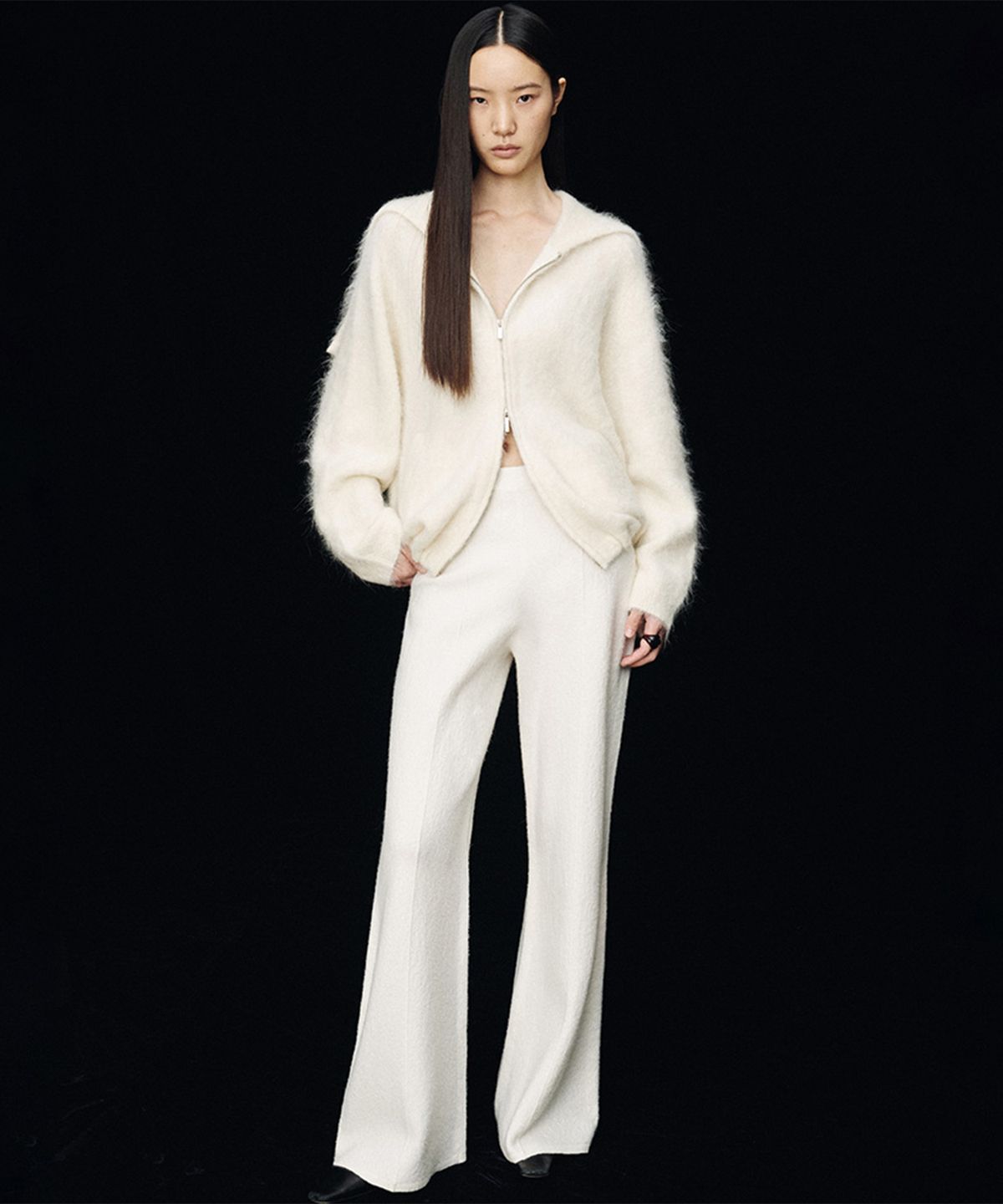 우마뭉(UMARMUNG) Pure merino boiled wool semi bell bottom pant_Ivory