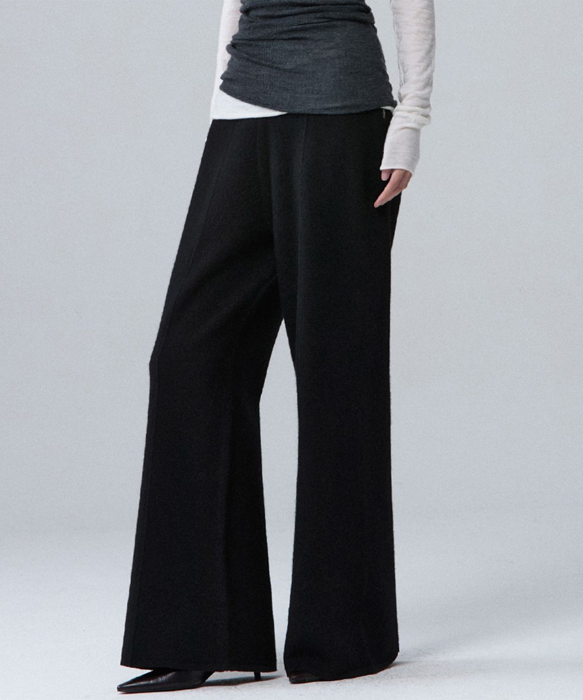 우마뭉(UMARMUNG) Pure merino boiled wool semi bell bottom pant_Black