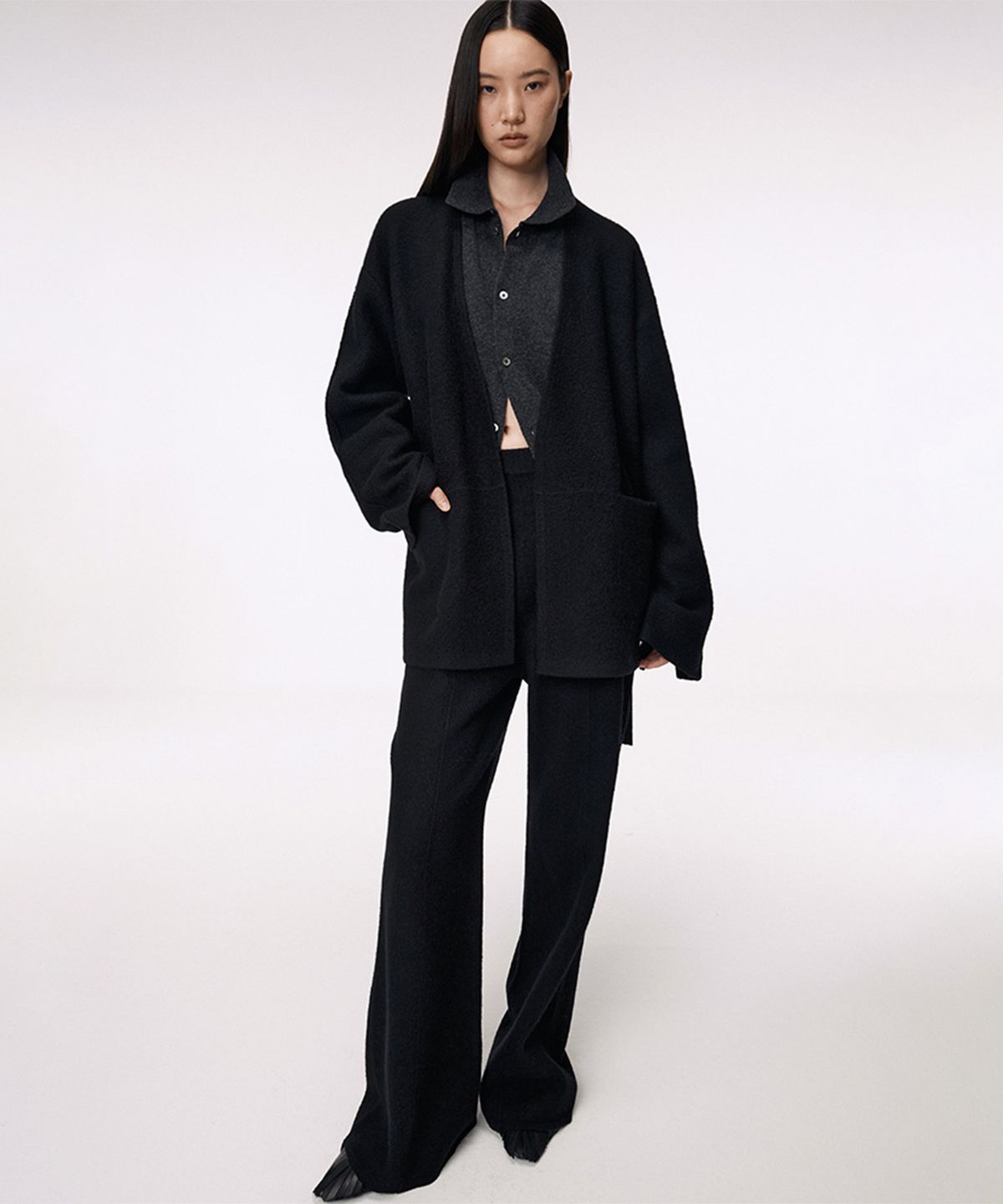 우마뭉(UMARMUNG) Pure merino boiled wool semi bell bottom pant_Black